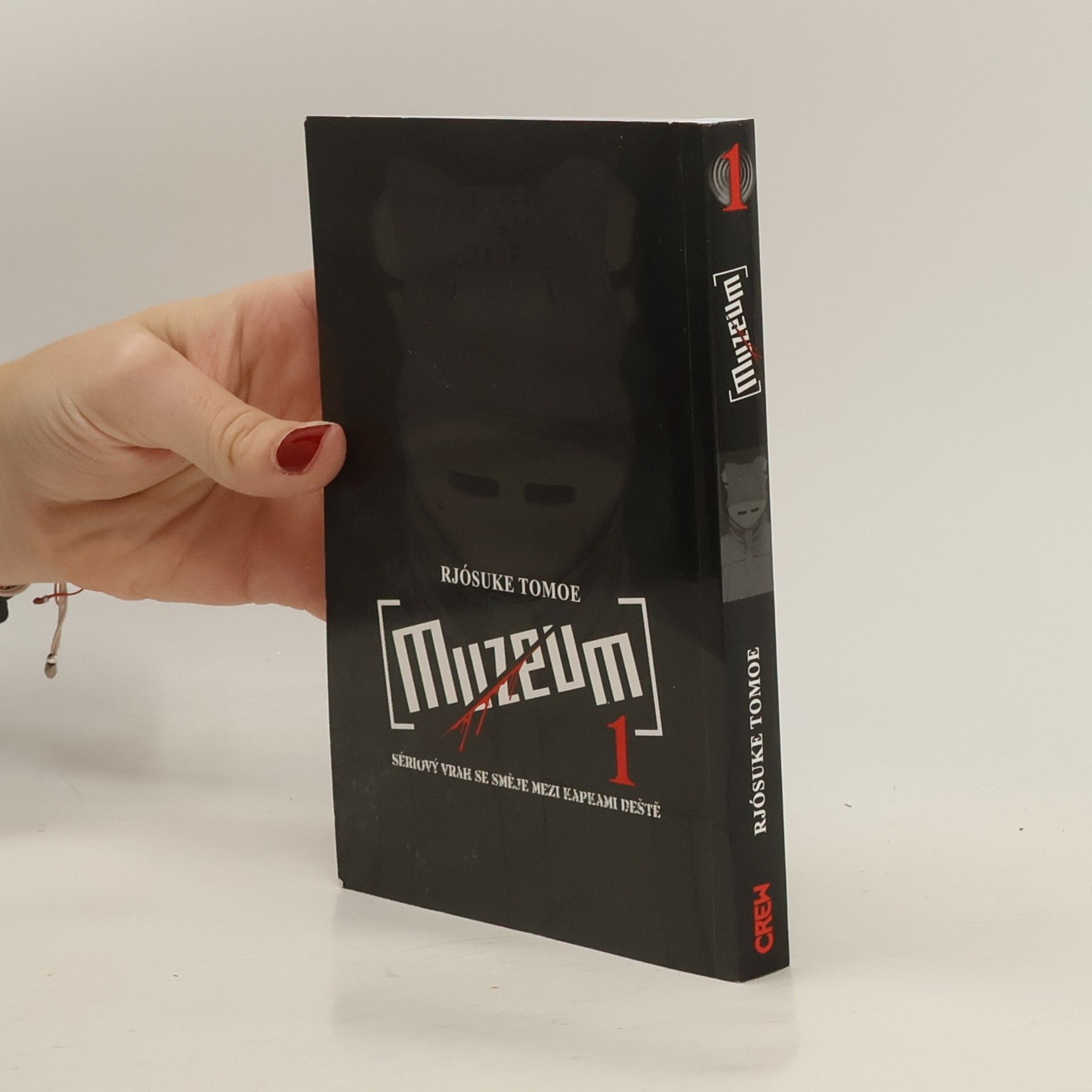 Jan Hromek Muzeum. Sériový vrah se směje mezi kapkami deště