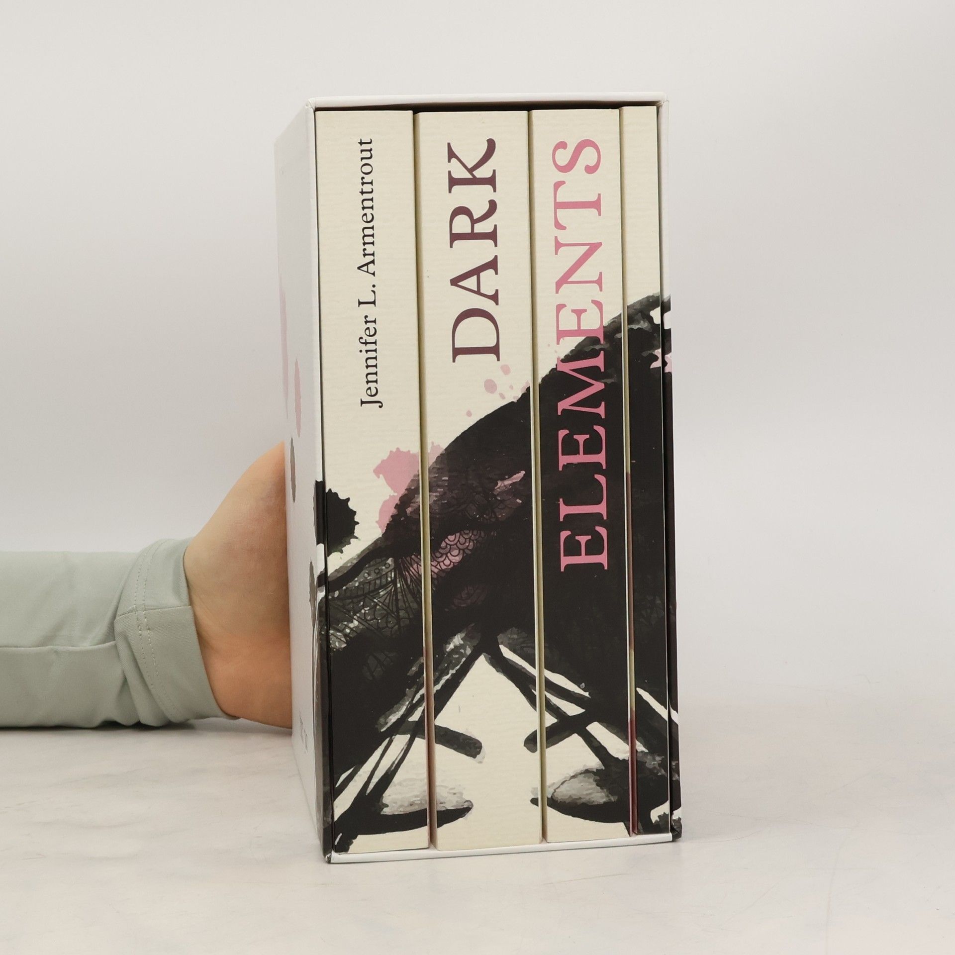 Jennifer Armentrout Dark elements