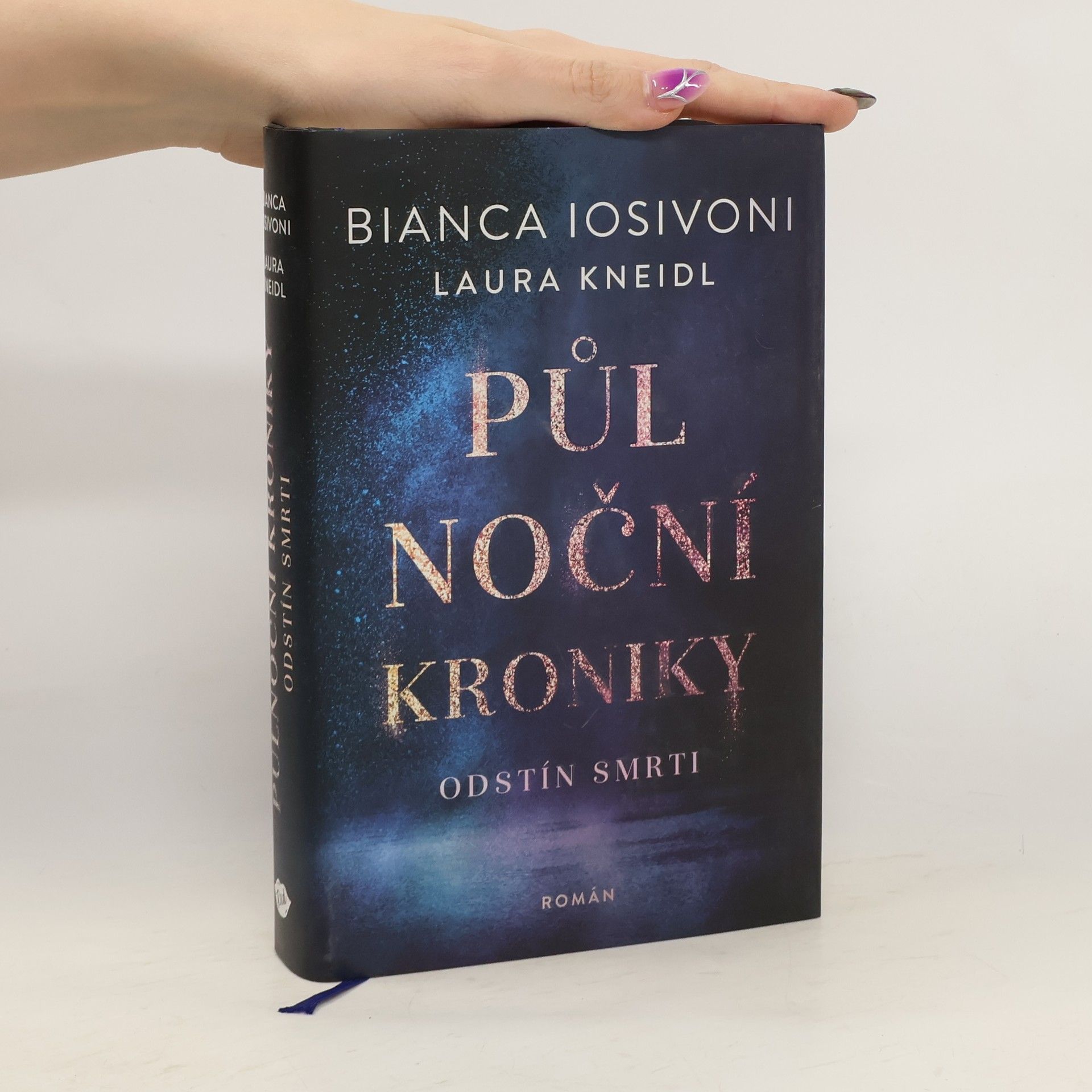 Laura Kneidl Půlnoční kroniky. Odstín smrti