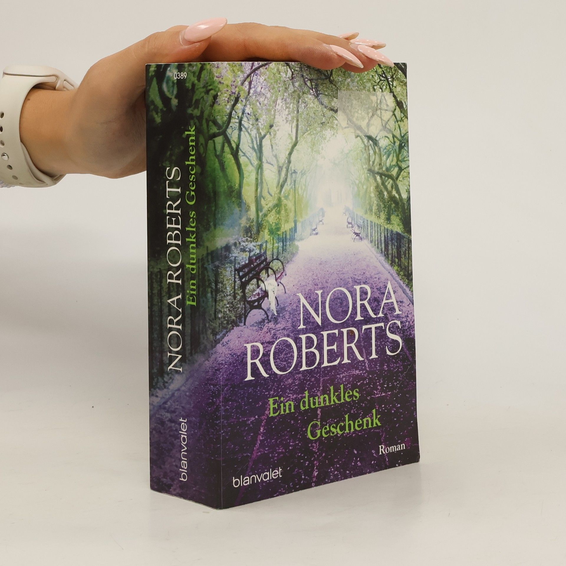 Nora Roberts Ein dunkles Geschenk: roman