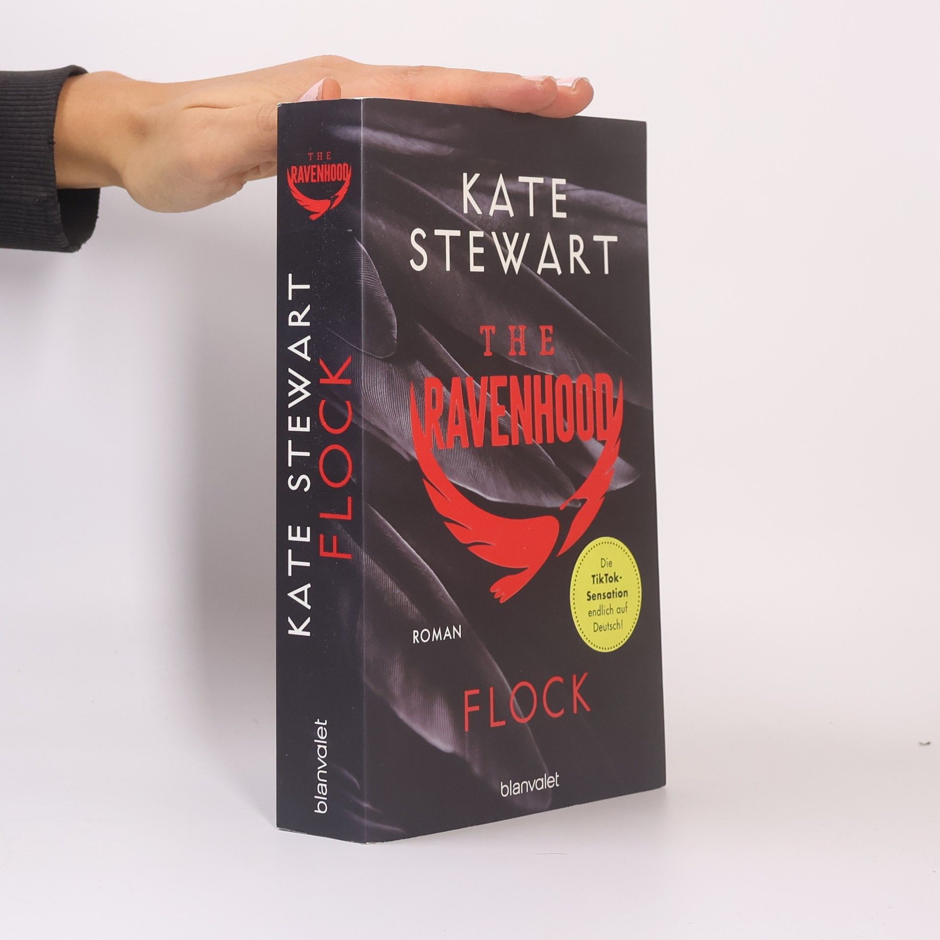 Kate Stewart The Ravenhood - Flock
