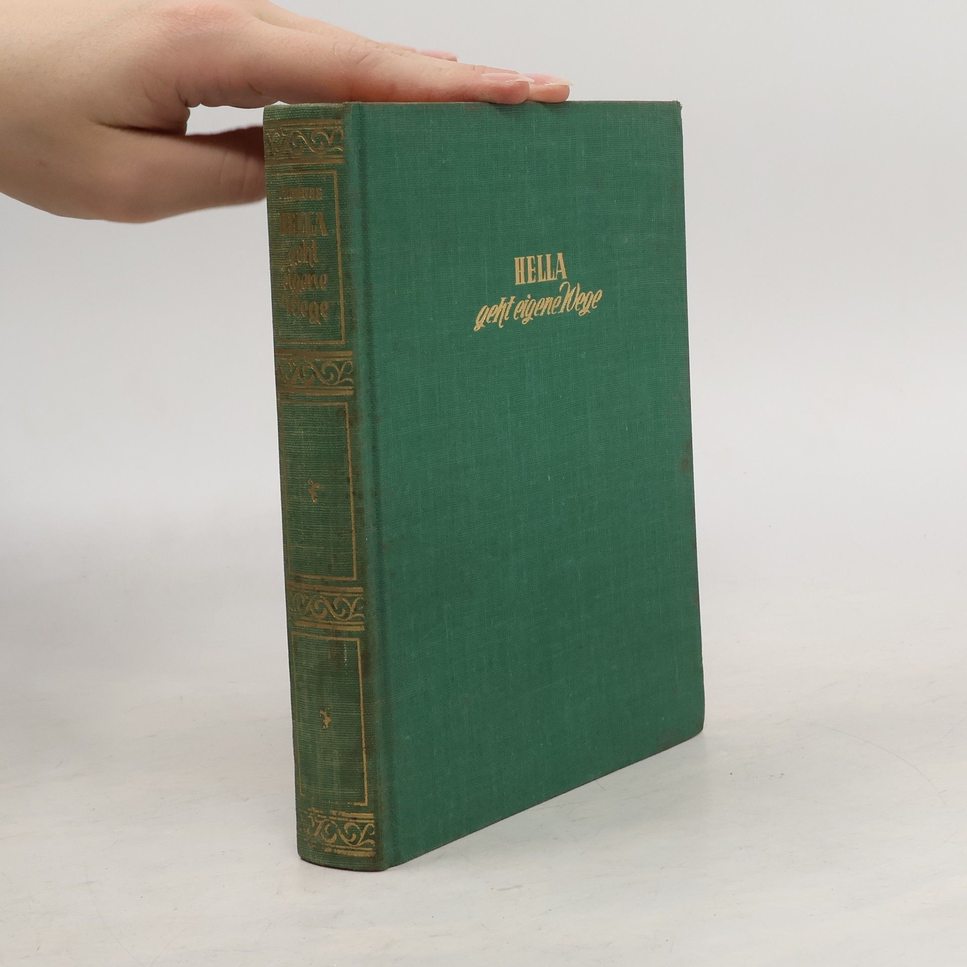 Edith Froböse Hella geht eigene Wege