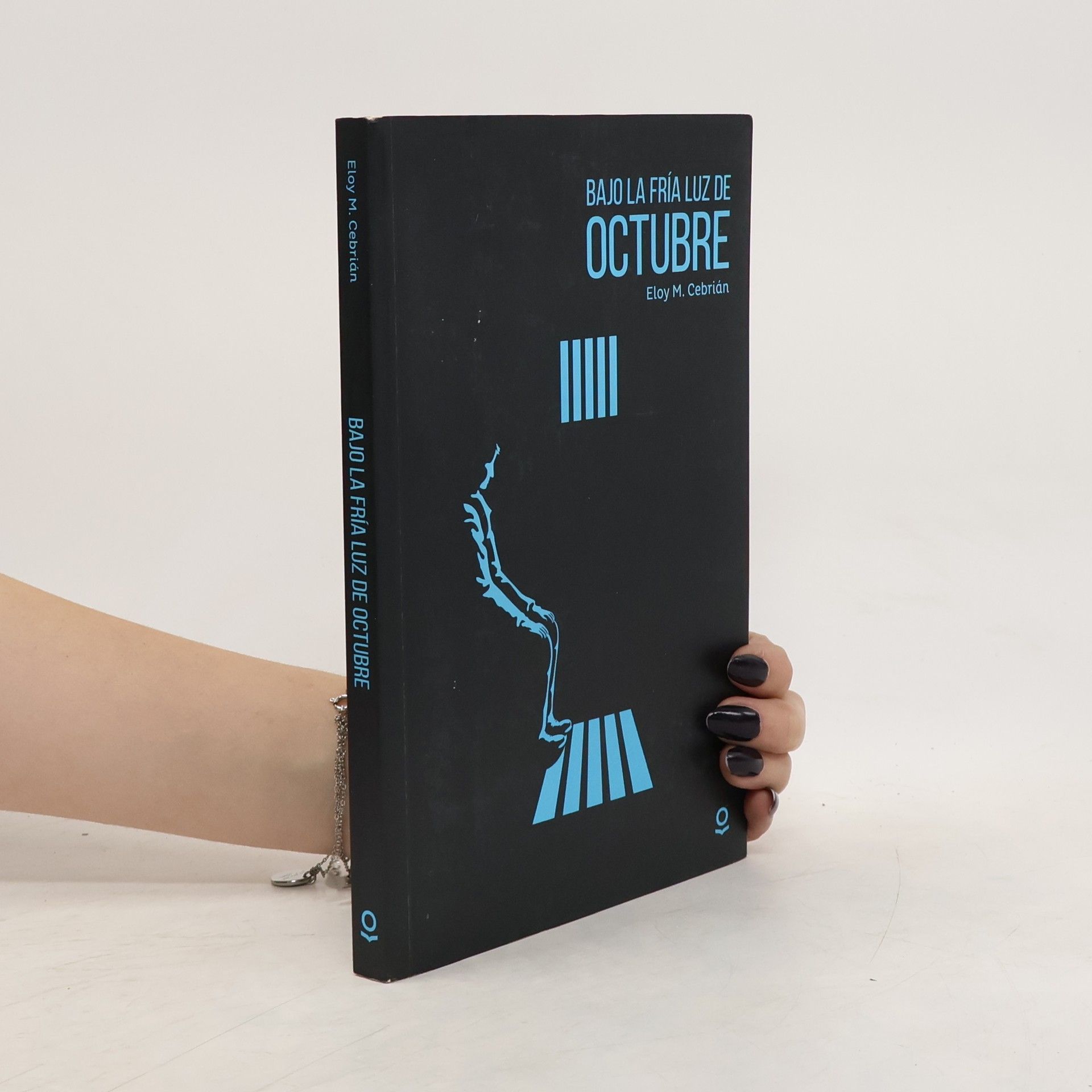 Eloy M. Cebrián Bajo la fría luz de octubre