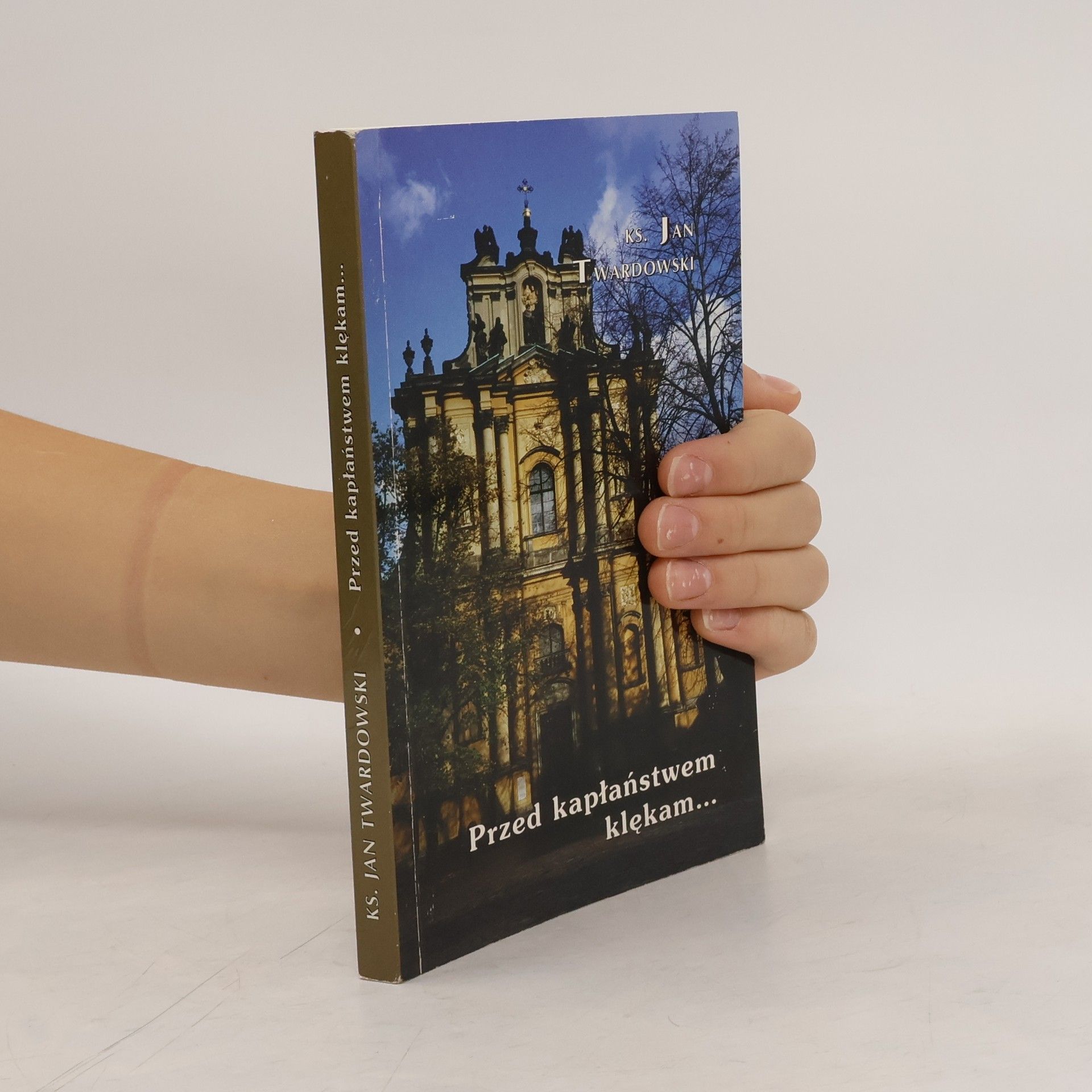 Przed kapłaństwem klękam