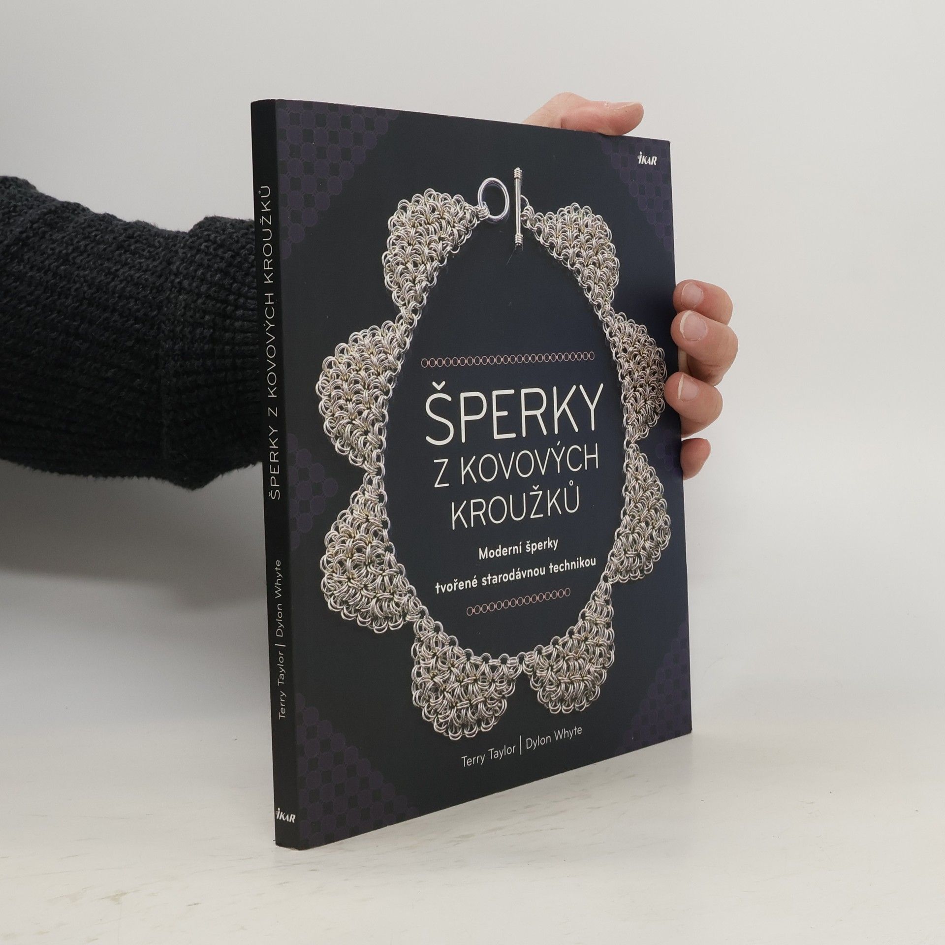 Terry Taylor Šperky z kovových kroužků