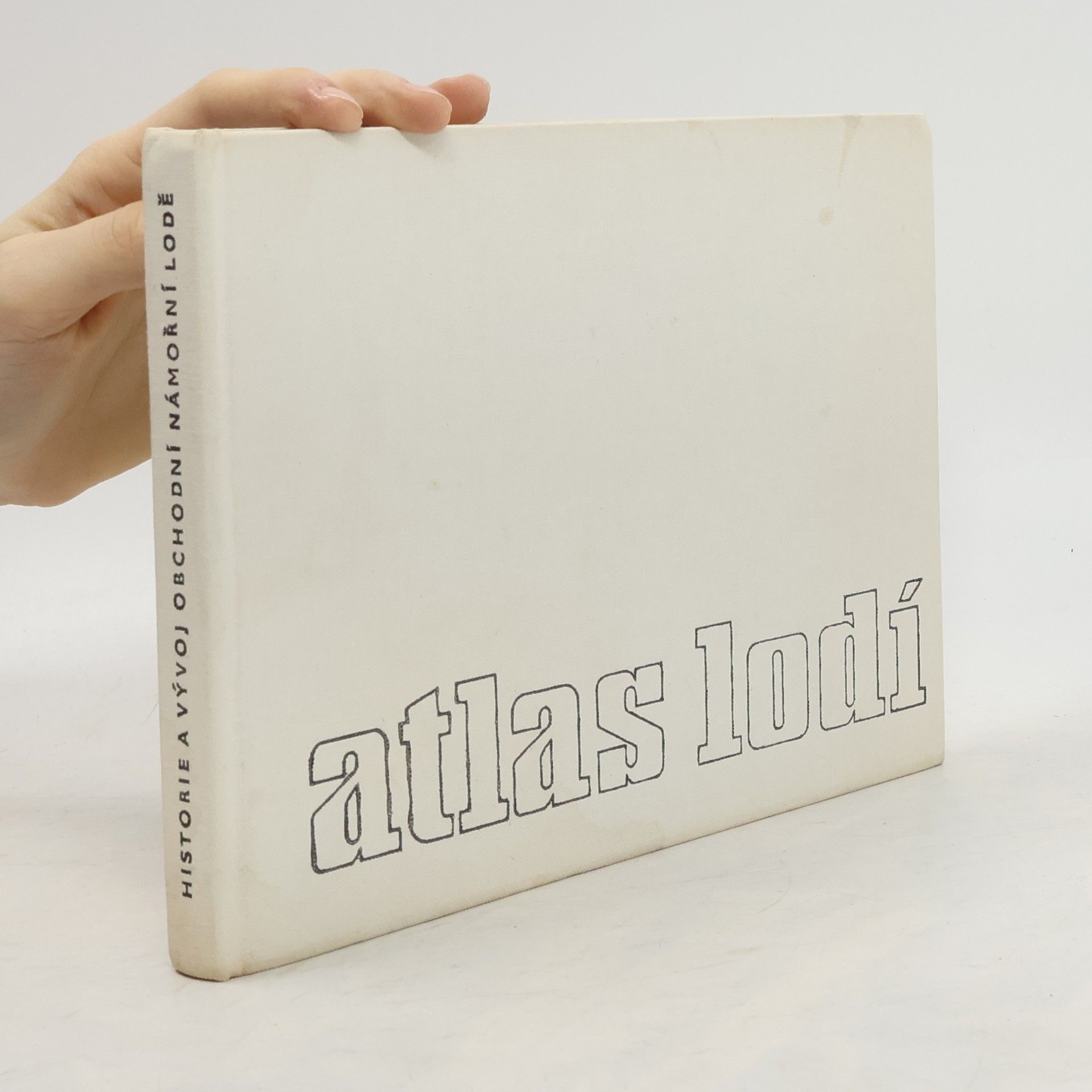 Evžen Škňouřil Historie a vývoj obchodní námořní lodě