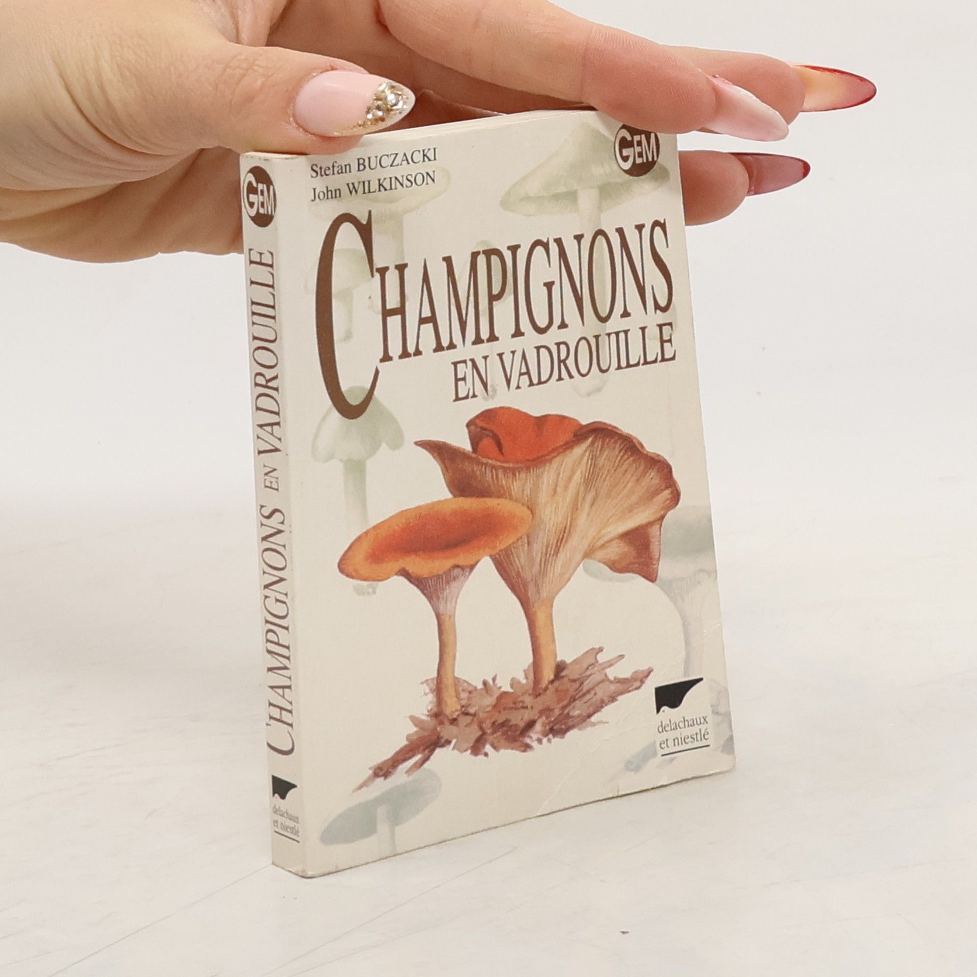 Stefan Buczacki Champignons en vadrouille