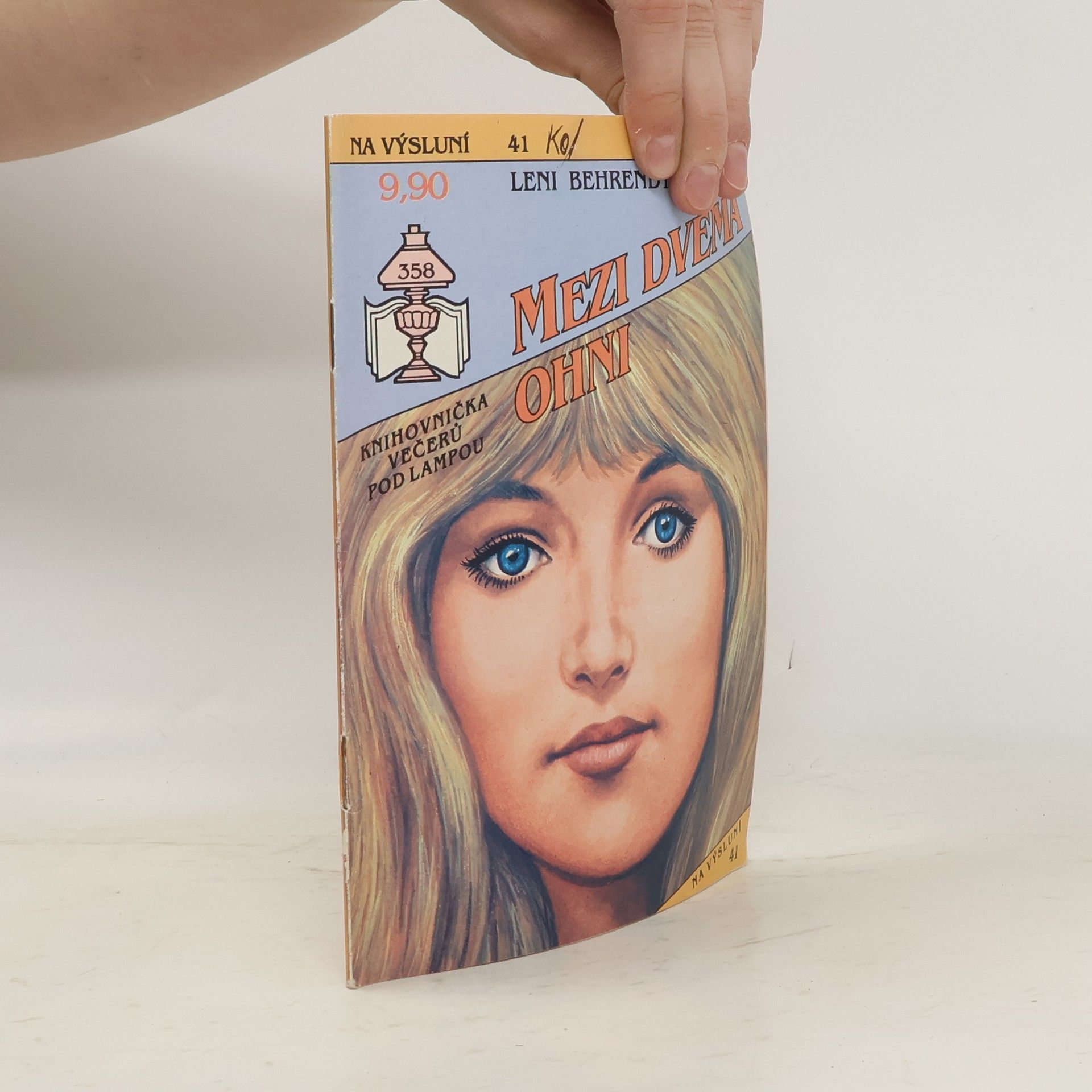 Leni Behrendt Mezi dvěma ohni