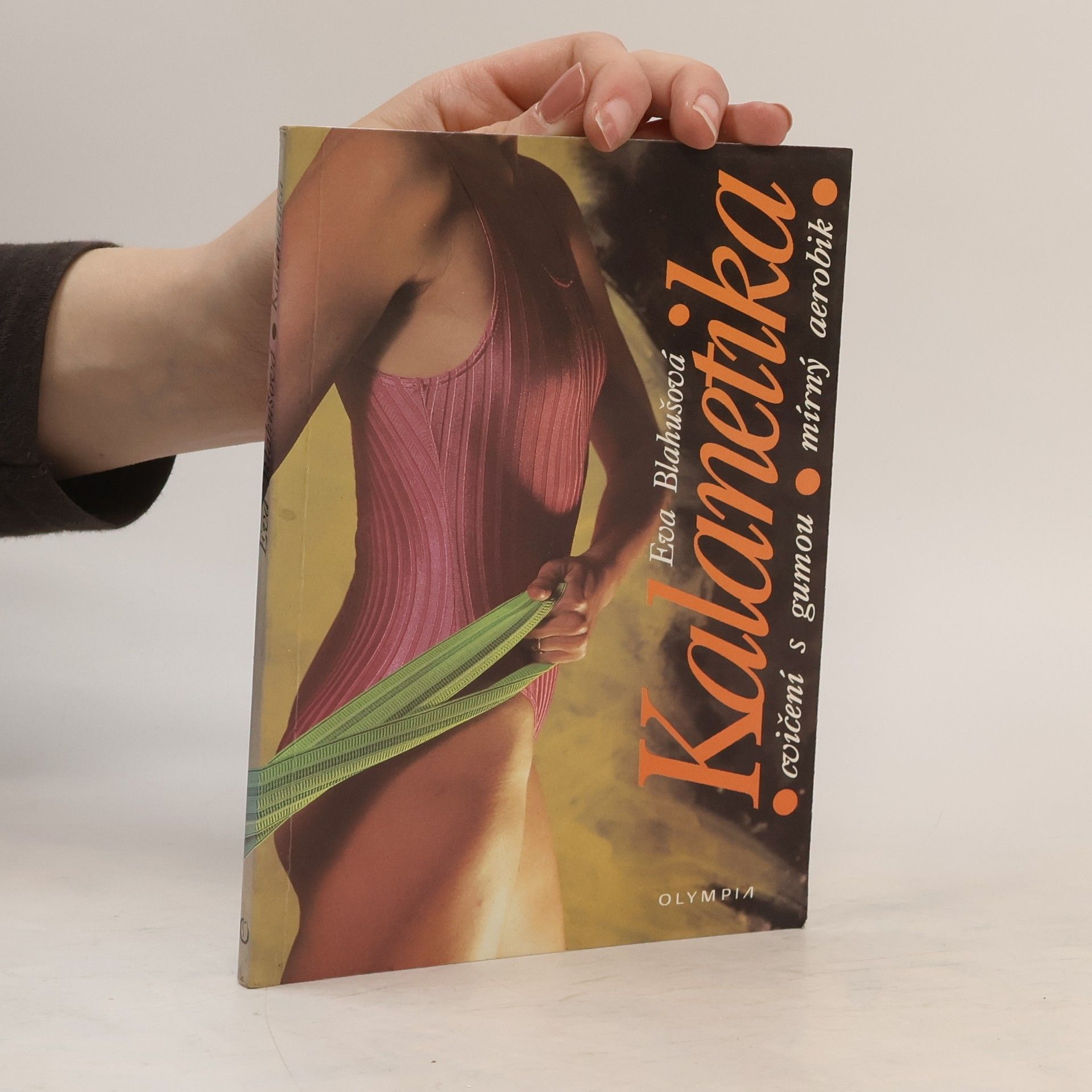 Kalanetika. Cvičení s gumou. Mírný aerobik