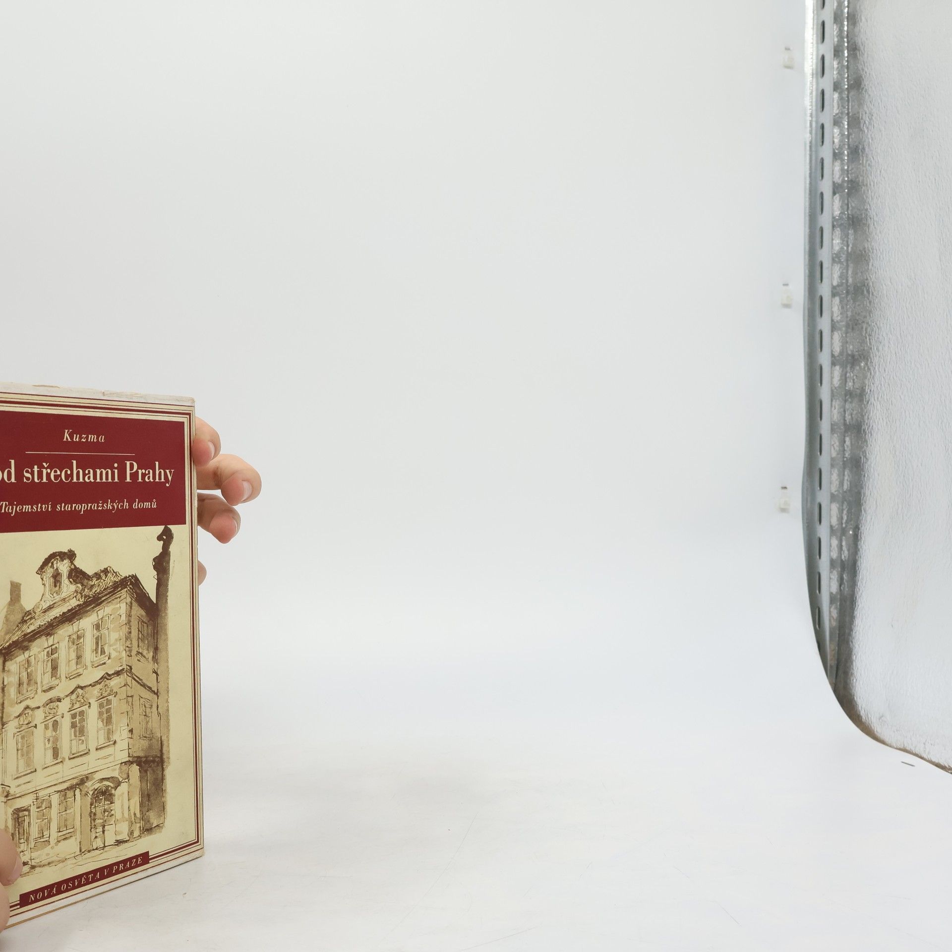 Pod střechami Prahy. Tajemství staropražských domů