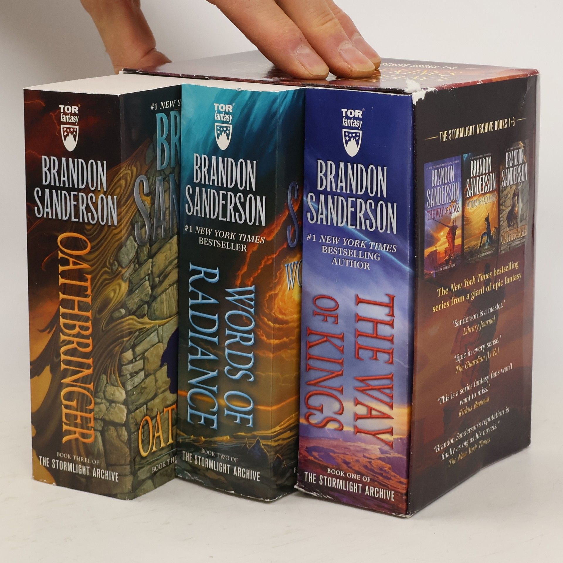 Brandon Sanderson Stormlight Archive MM Boxed Set I, Books 1-3: The Way of Kings, Words of Radiance, Oathbringer
