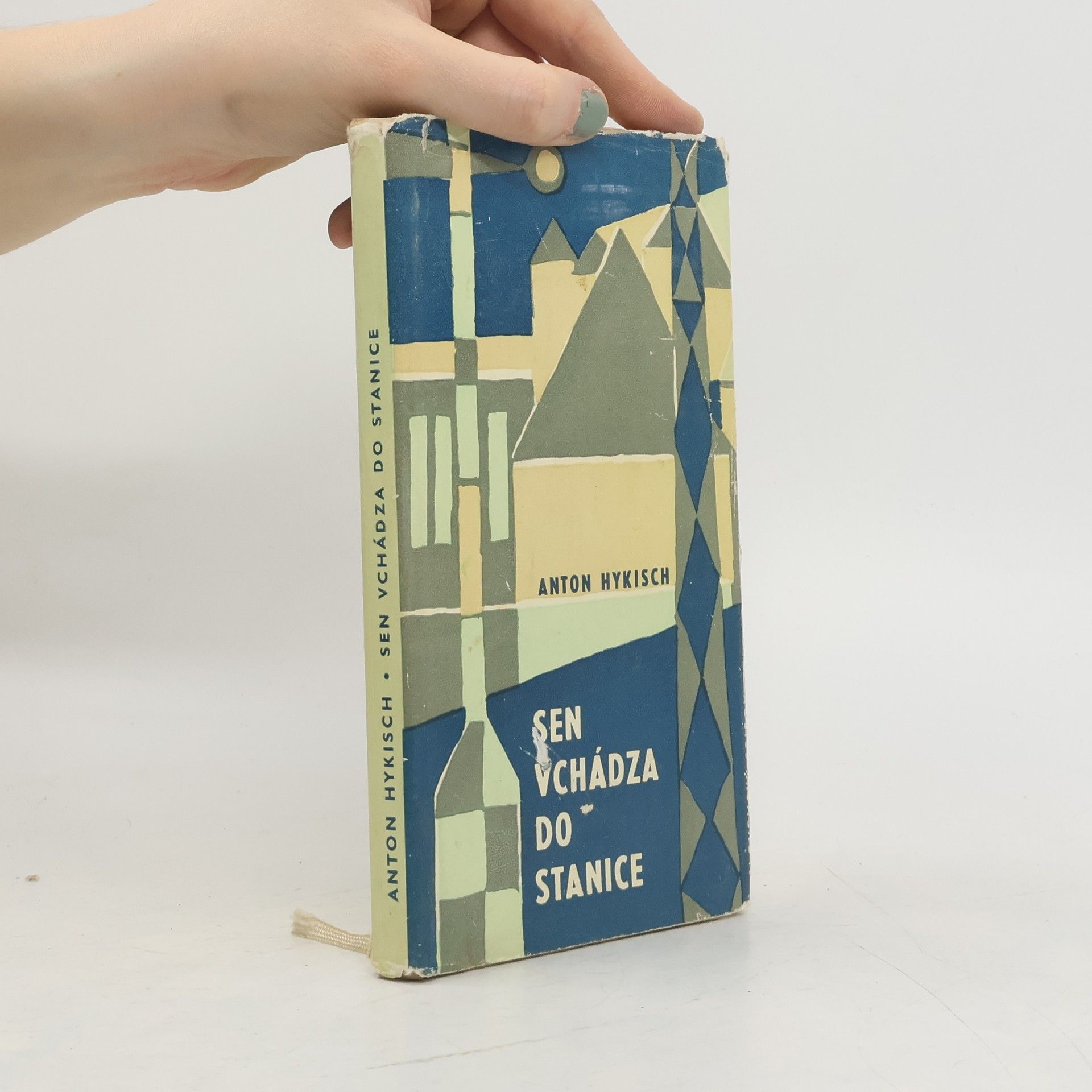 Anton Hykisch Sen vchádza do stanice