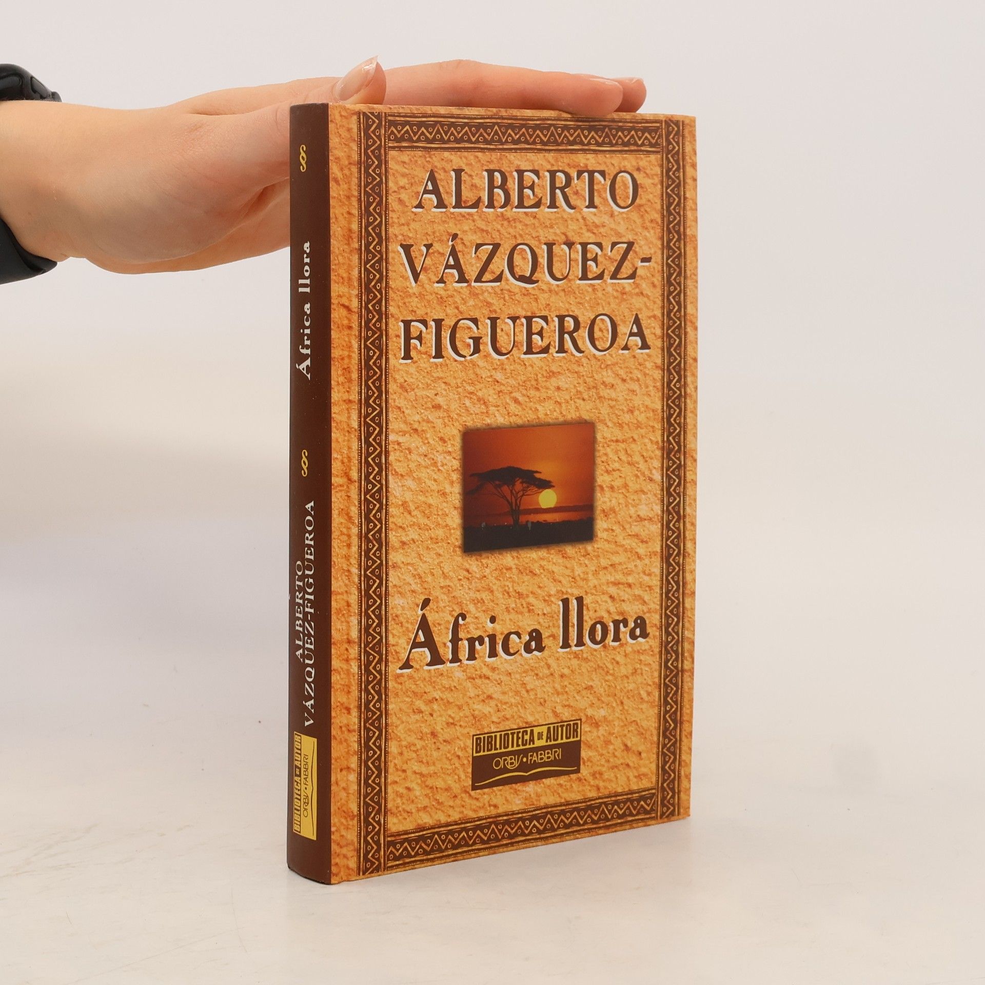 Alberto Vázquez Figueroa Biblioteca de Autor: África llora