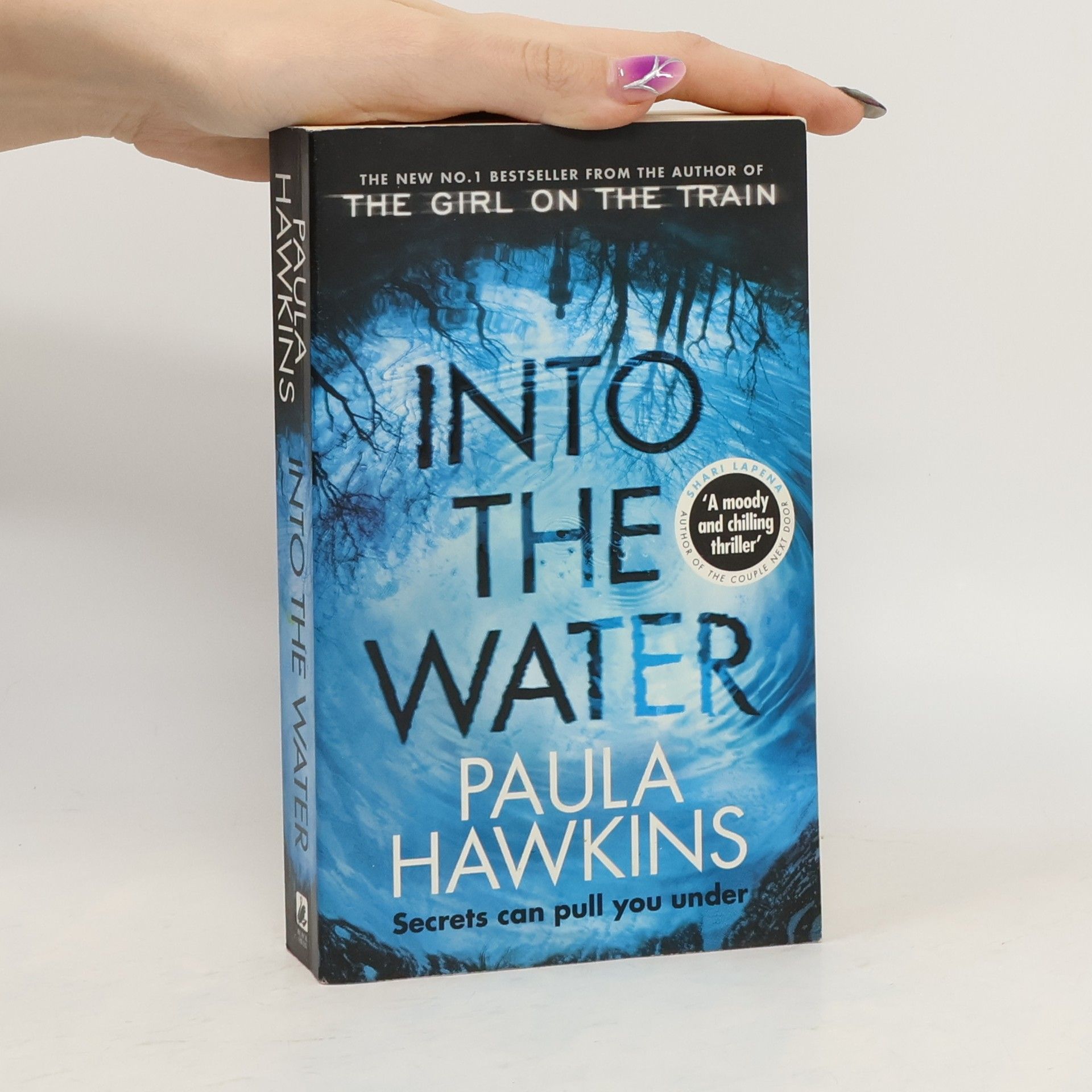 Paula Hawkins Into the Water