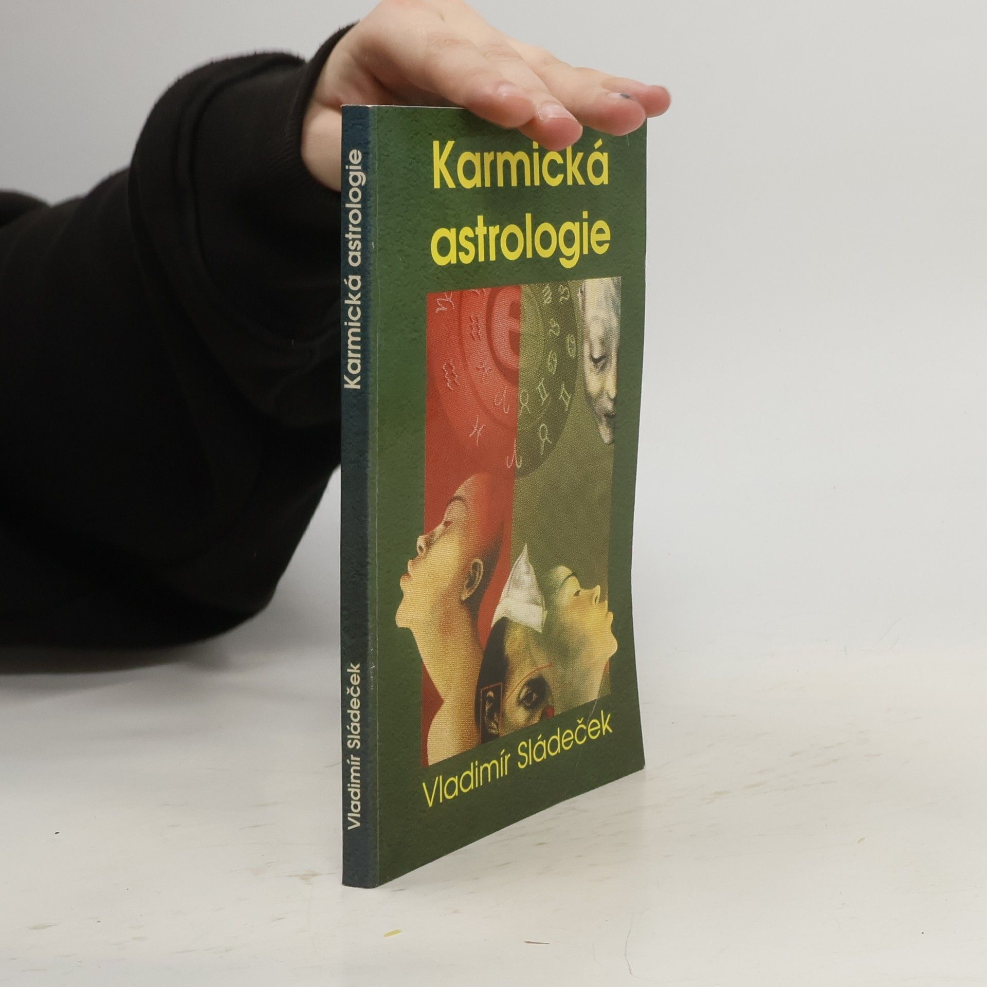 Karmická astrologie