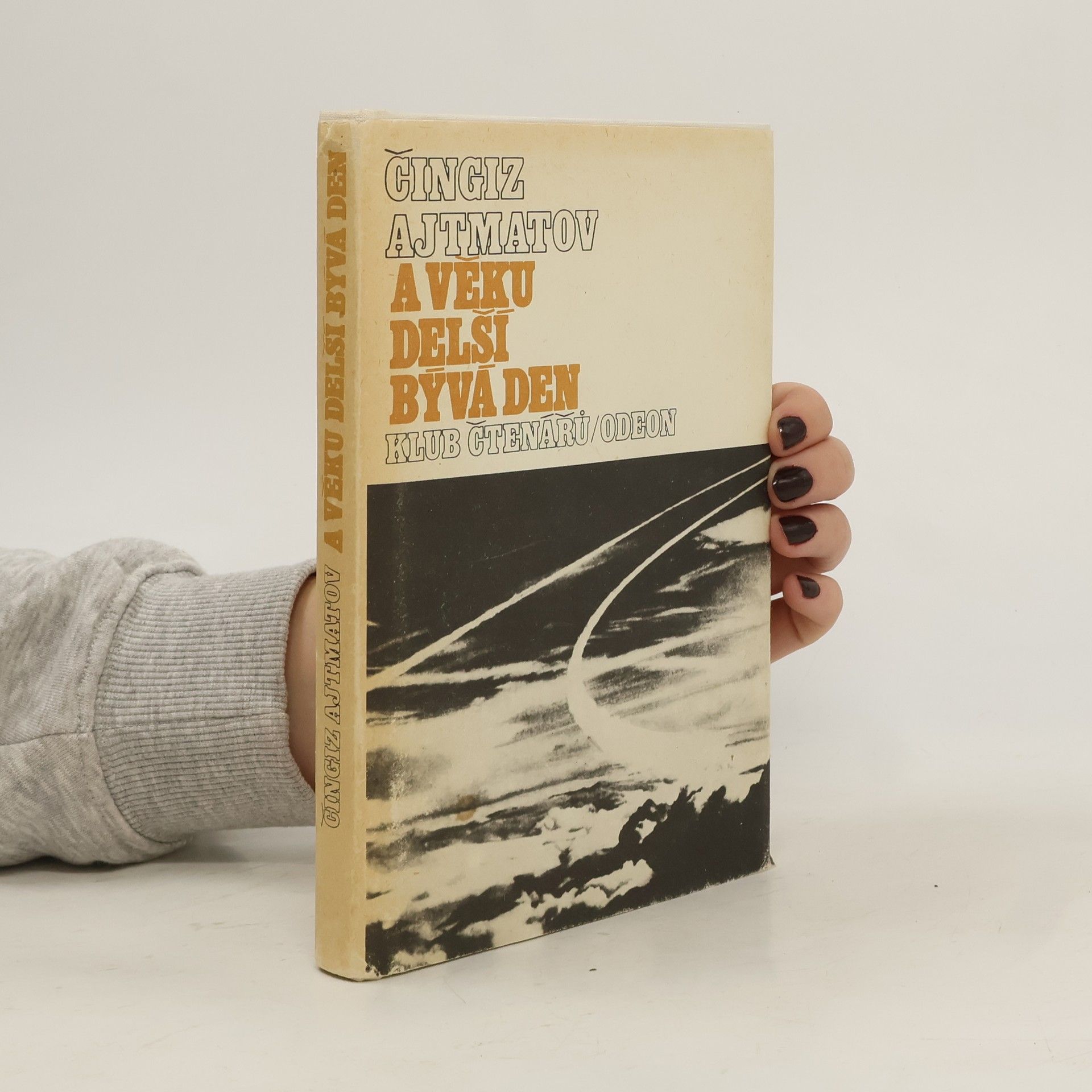 Chinghiz Aitmatov A věku delší bývá den