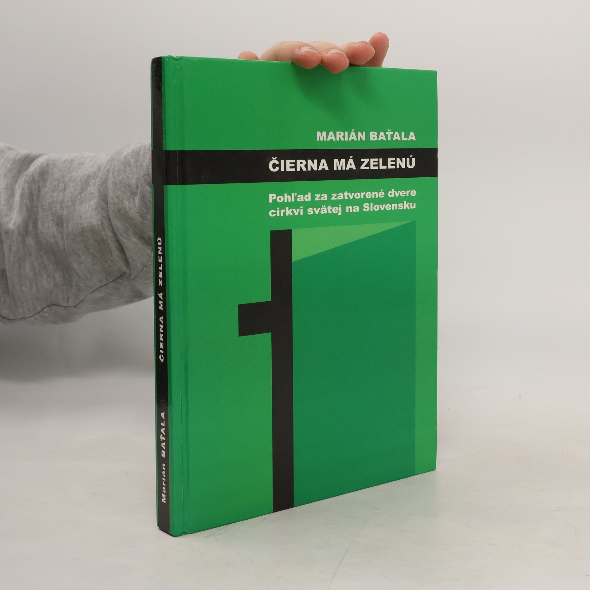 Čierna má zelenú. Pohľad za zatvorené dvere cirkvi svätej na Slovensku.