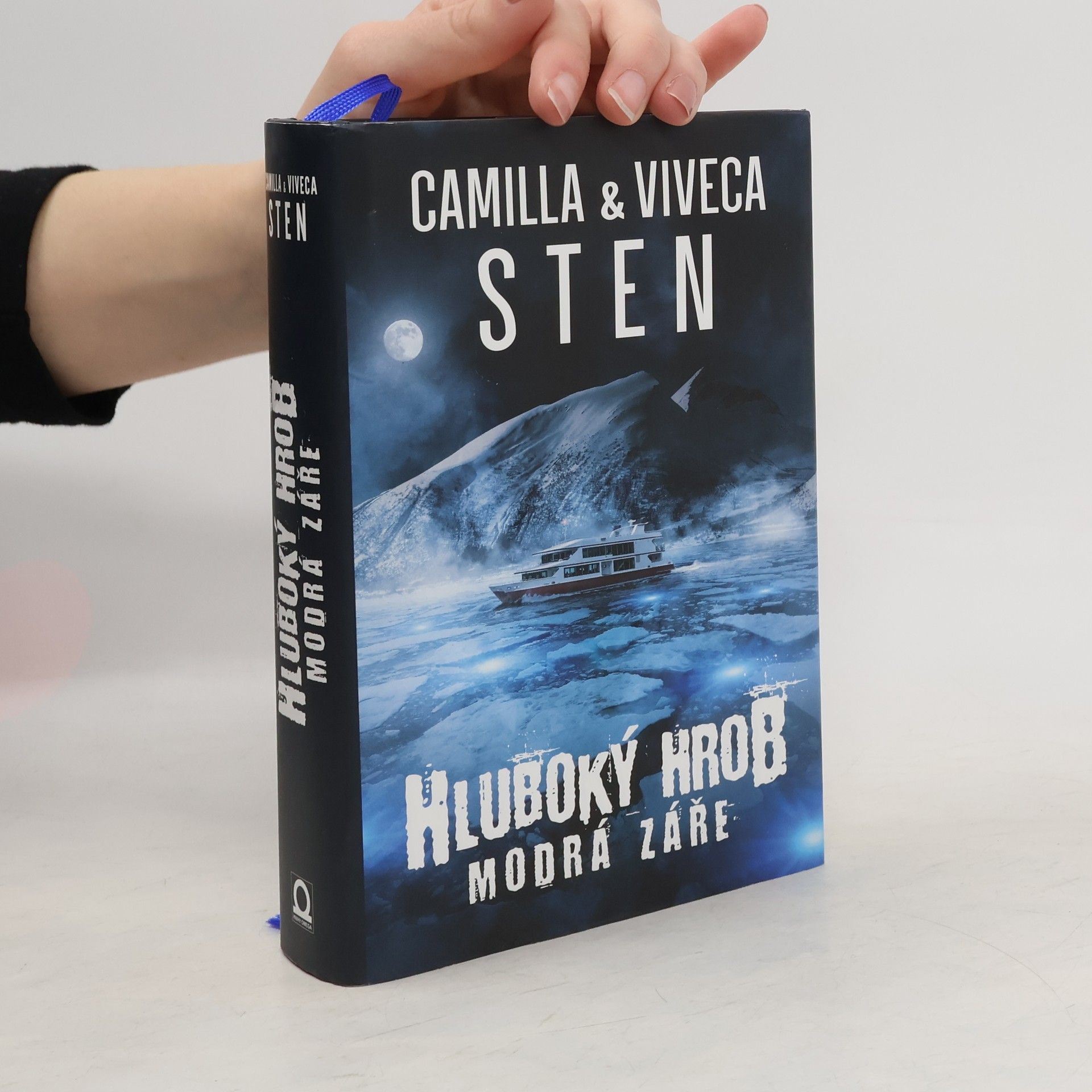 Modrá záře. Hluboký hrob