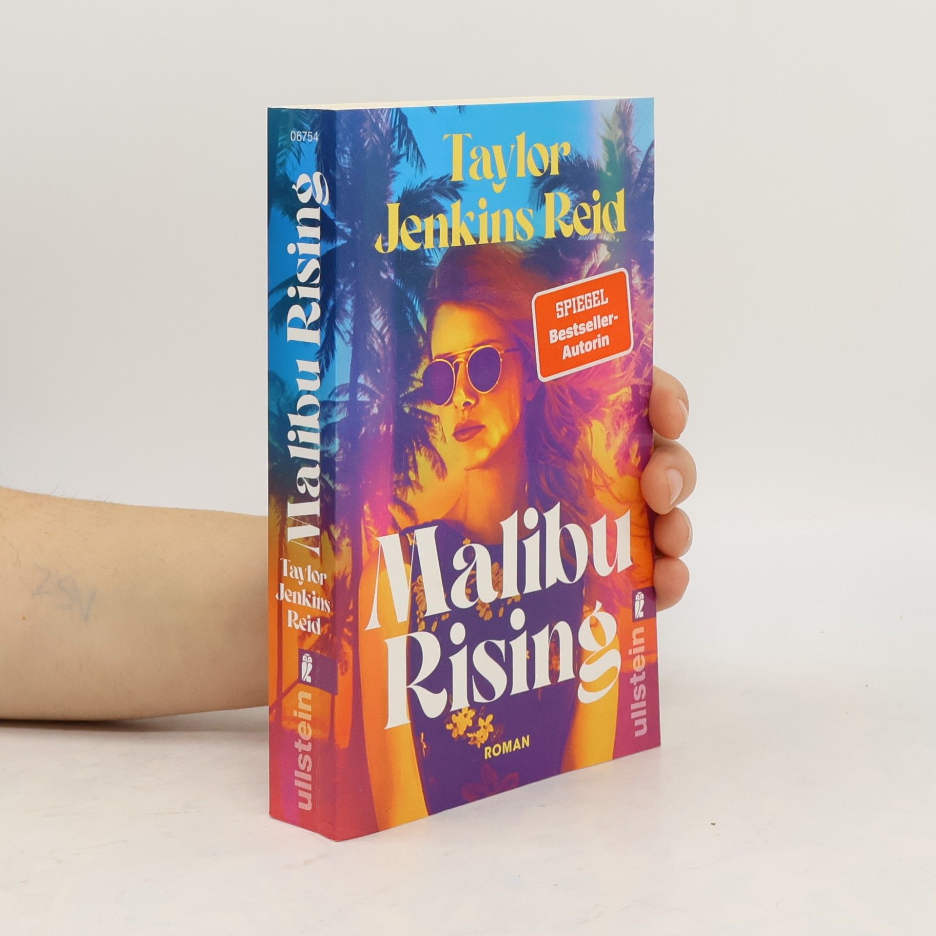 Taylor Jenkins Reid Malibu Rising