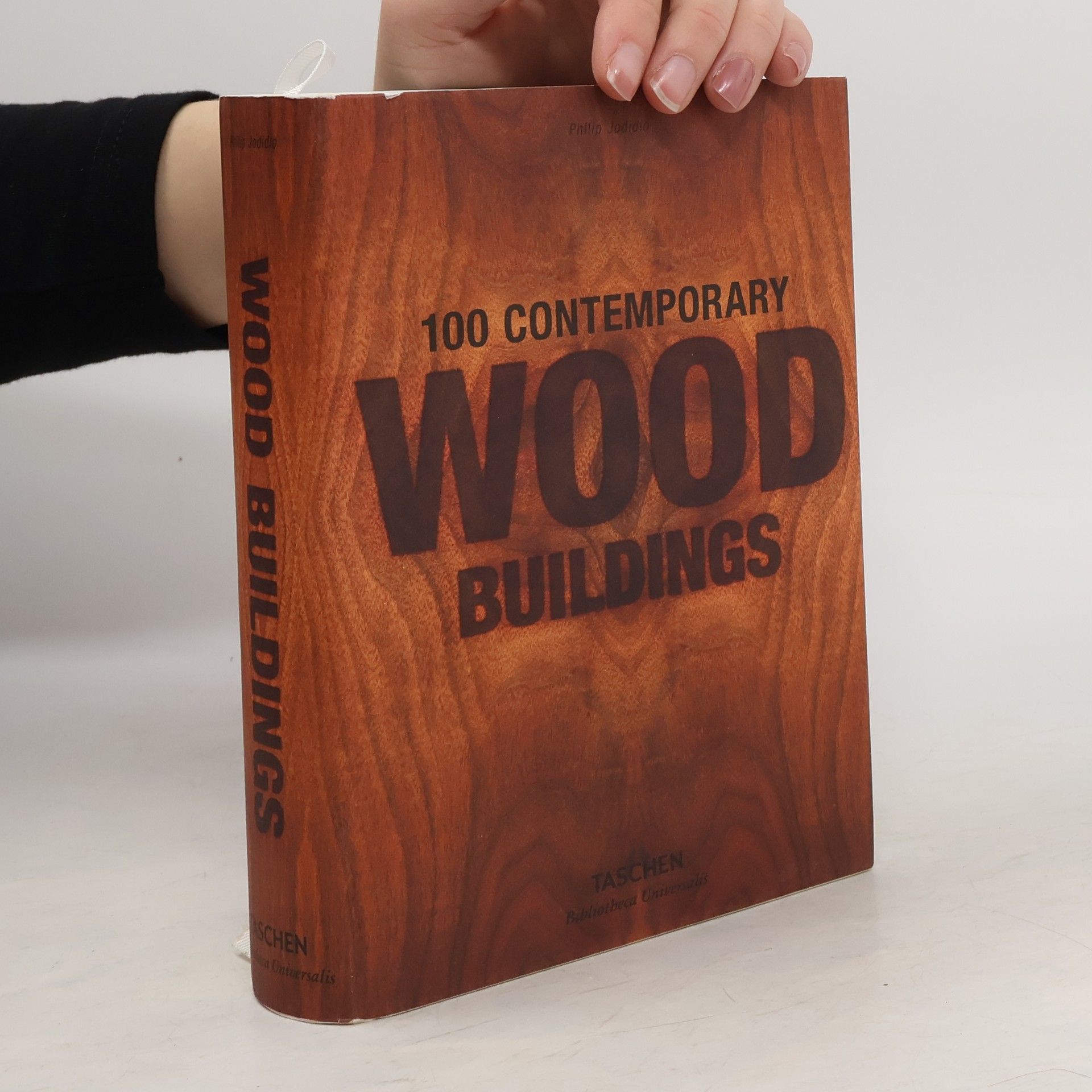 100 Contemporary Wood Buildings