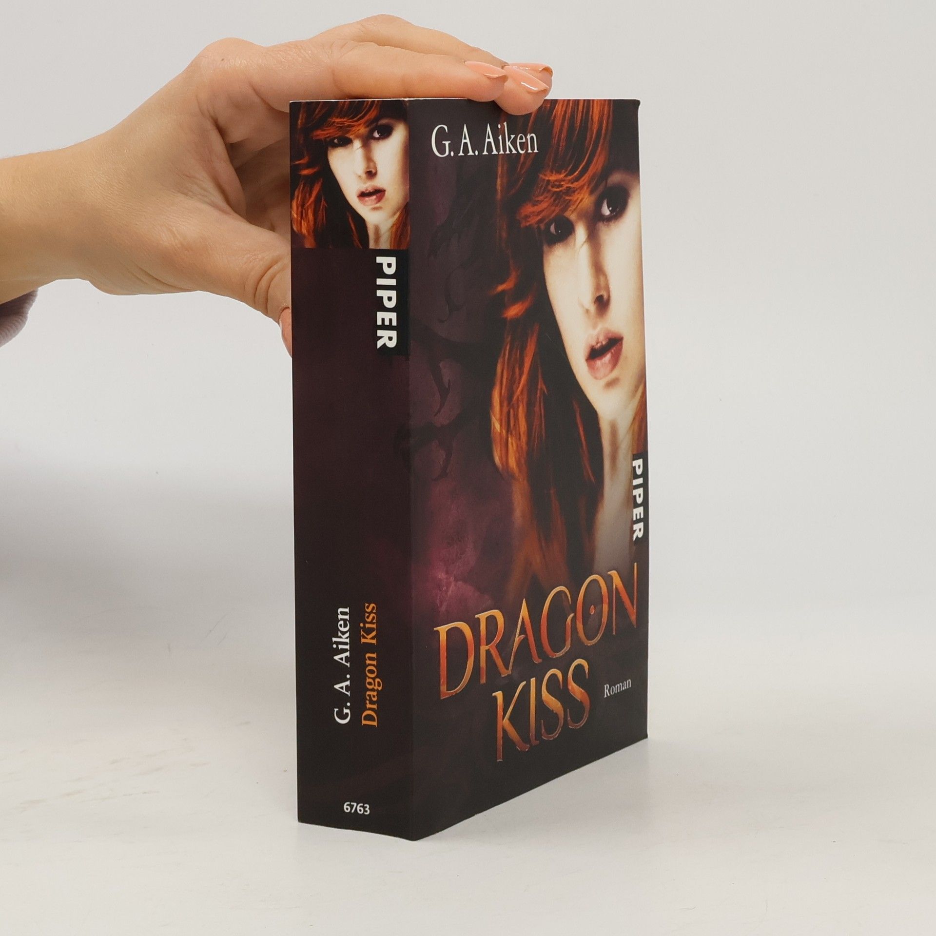 Glynis Aiken Dragon kiss