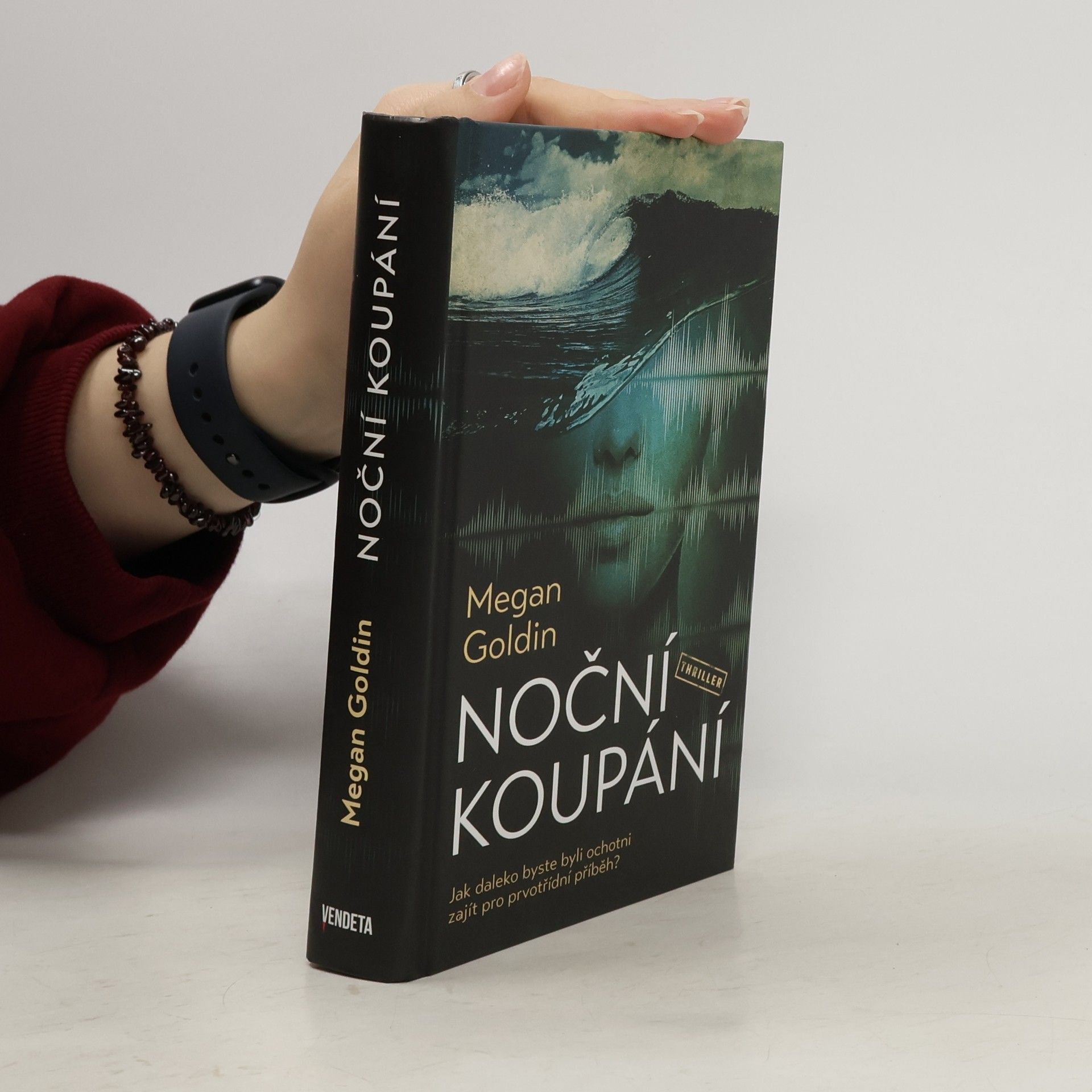 Megan Goldin Noční koupání