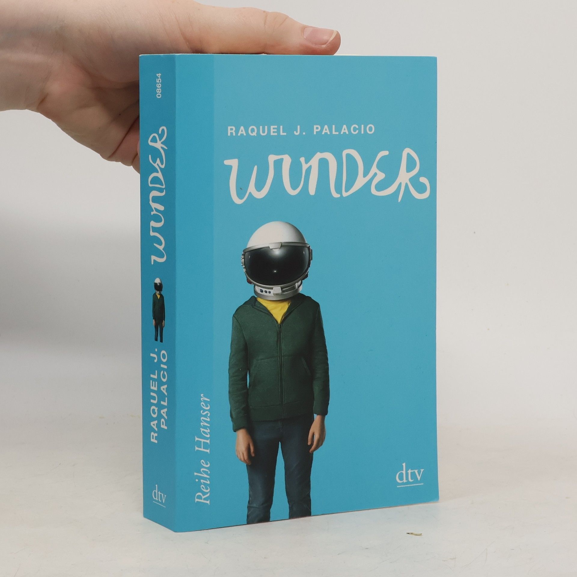 Raquel J. Palacio Wunder