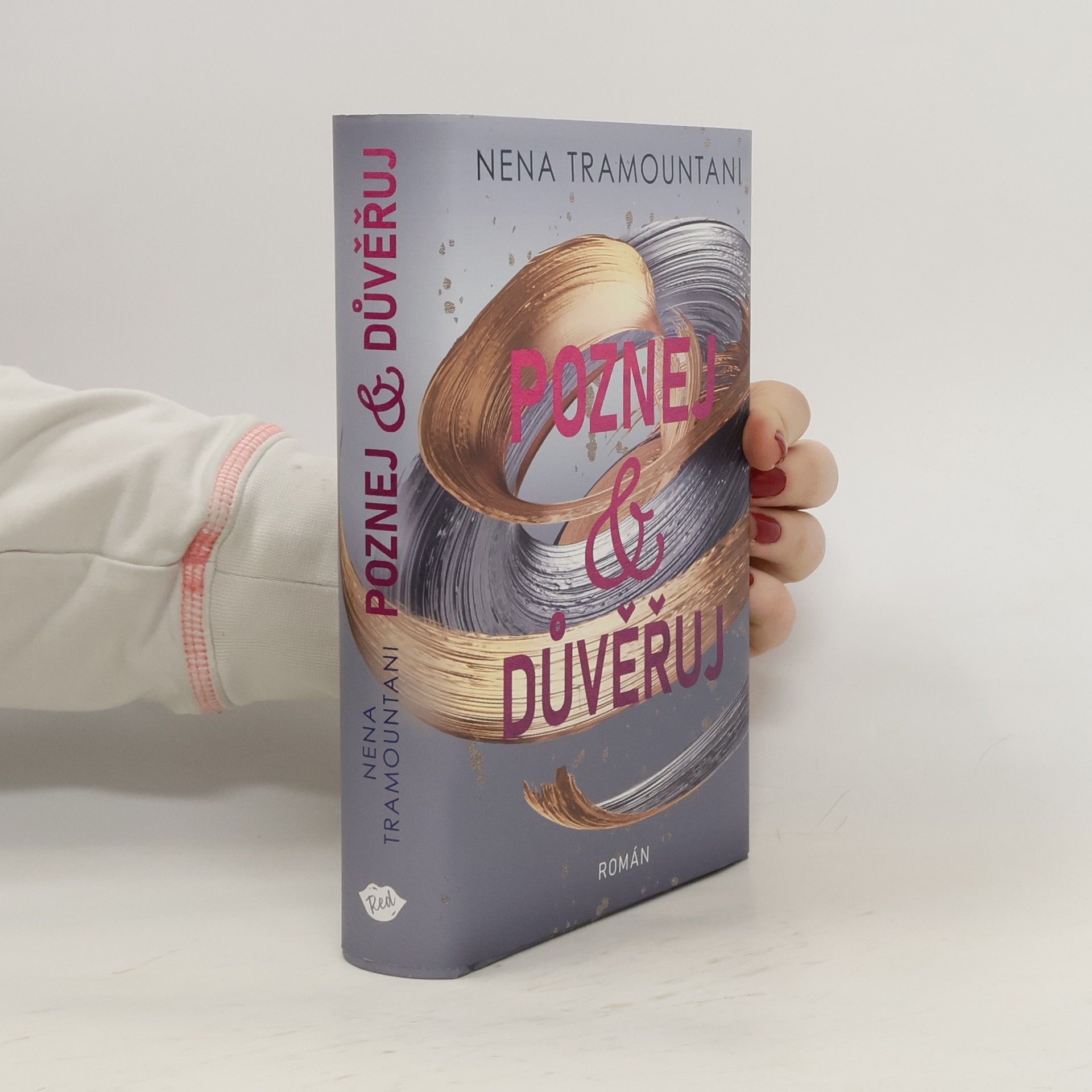 Nena Tramountani Poznej & důvěřuj