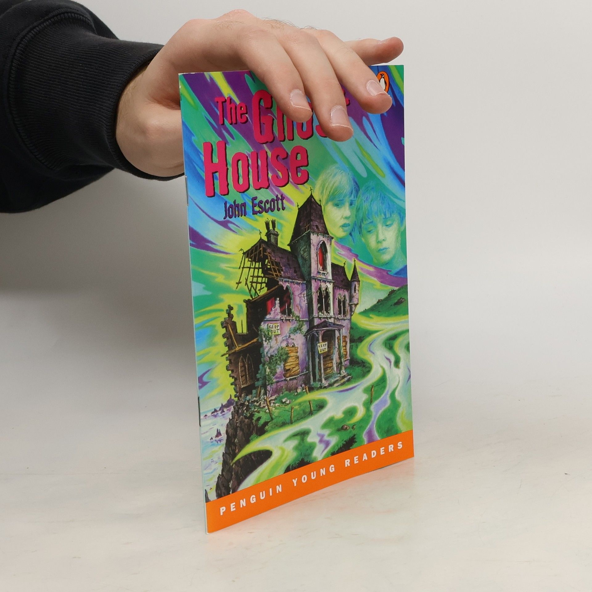 John Escott Penguin Young Readers - 1. The Ghost House