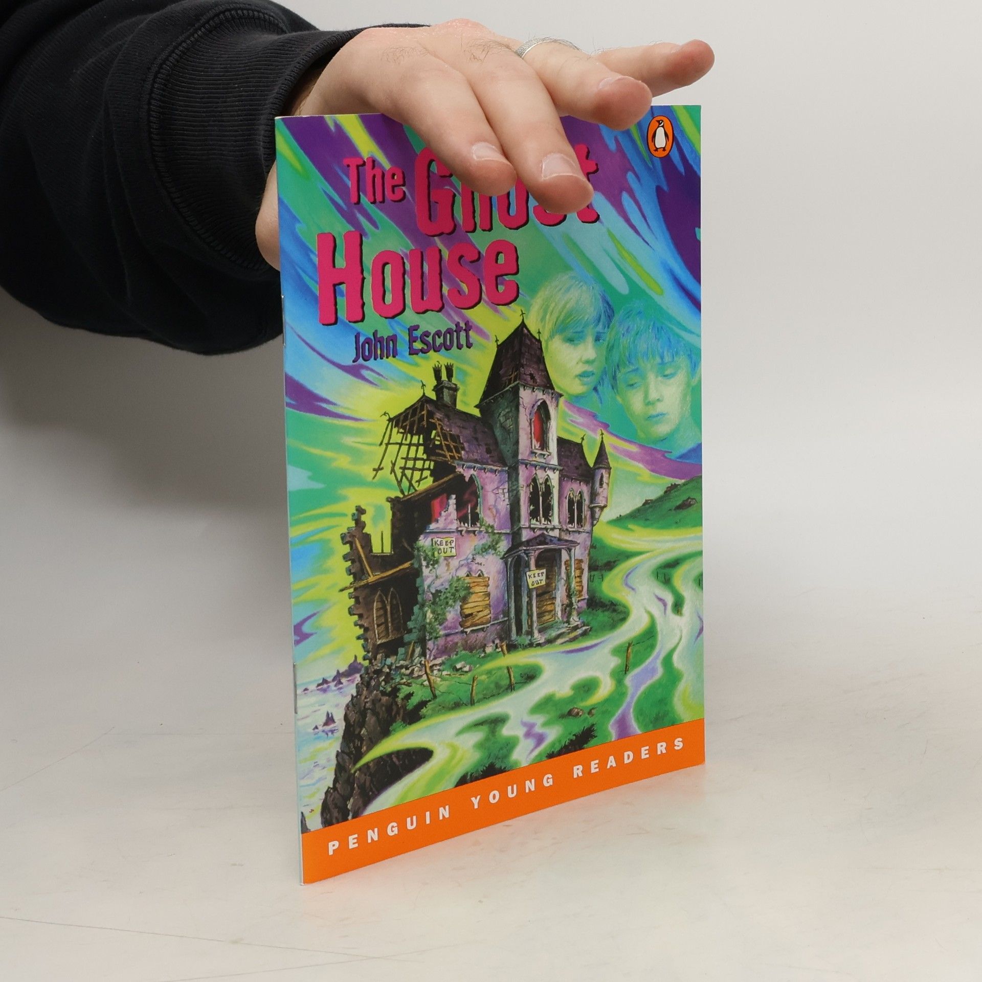 John Escott Penguin Young Readers - 1. The Ghost House