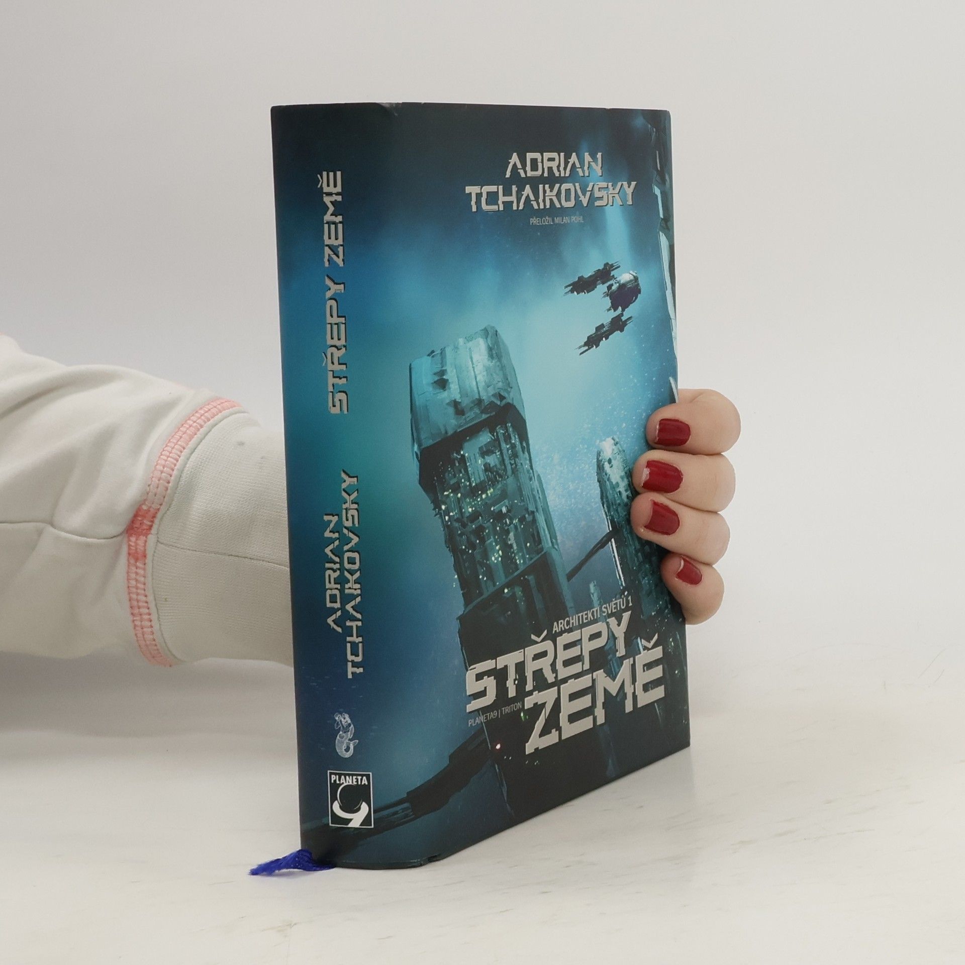 Adrian Tchaikovsky Architekti světů 1. Střepy Země