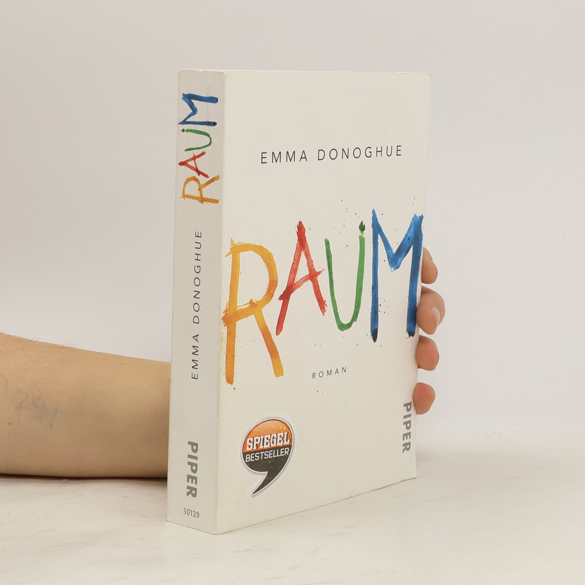 Emma Donoghue Raum