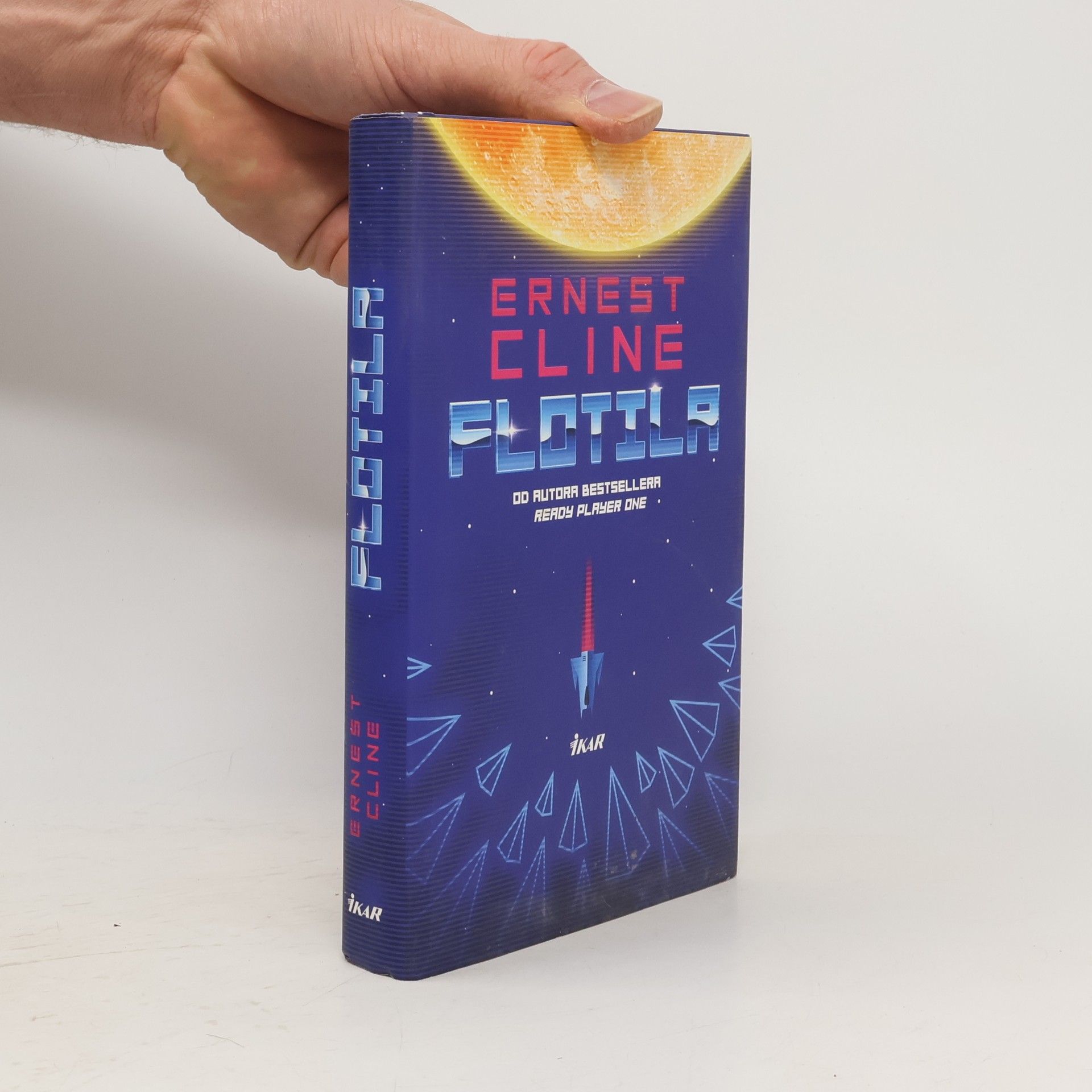 Ernest Cline Flotila