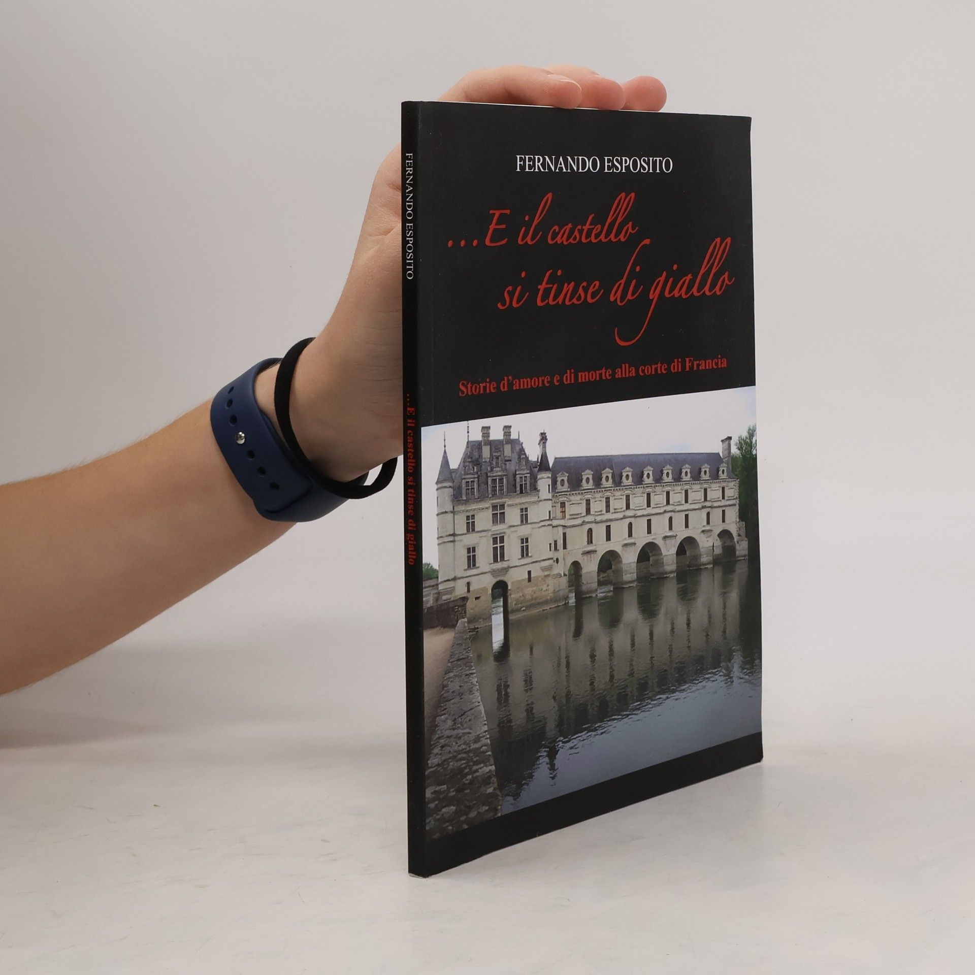 ...E il castello si tinse di giallo