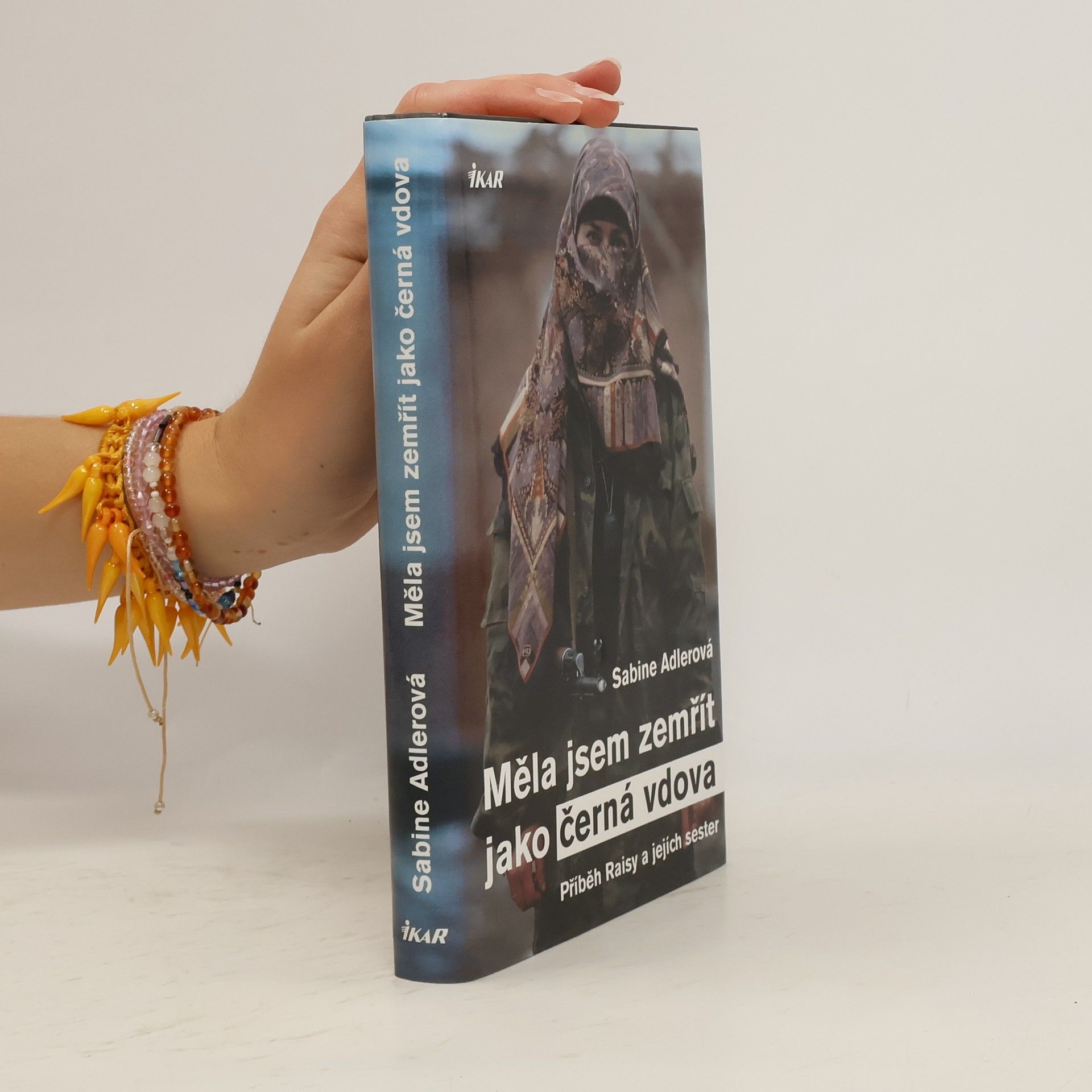 Sabine Adler Měla jsem zemřít jako černá vdova
