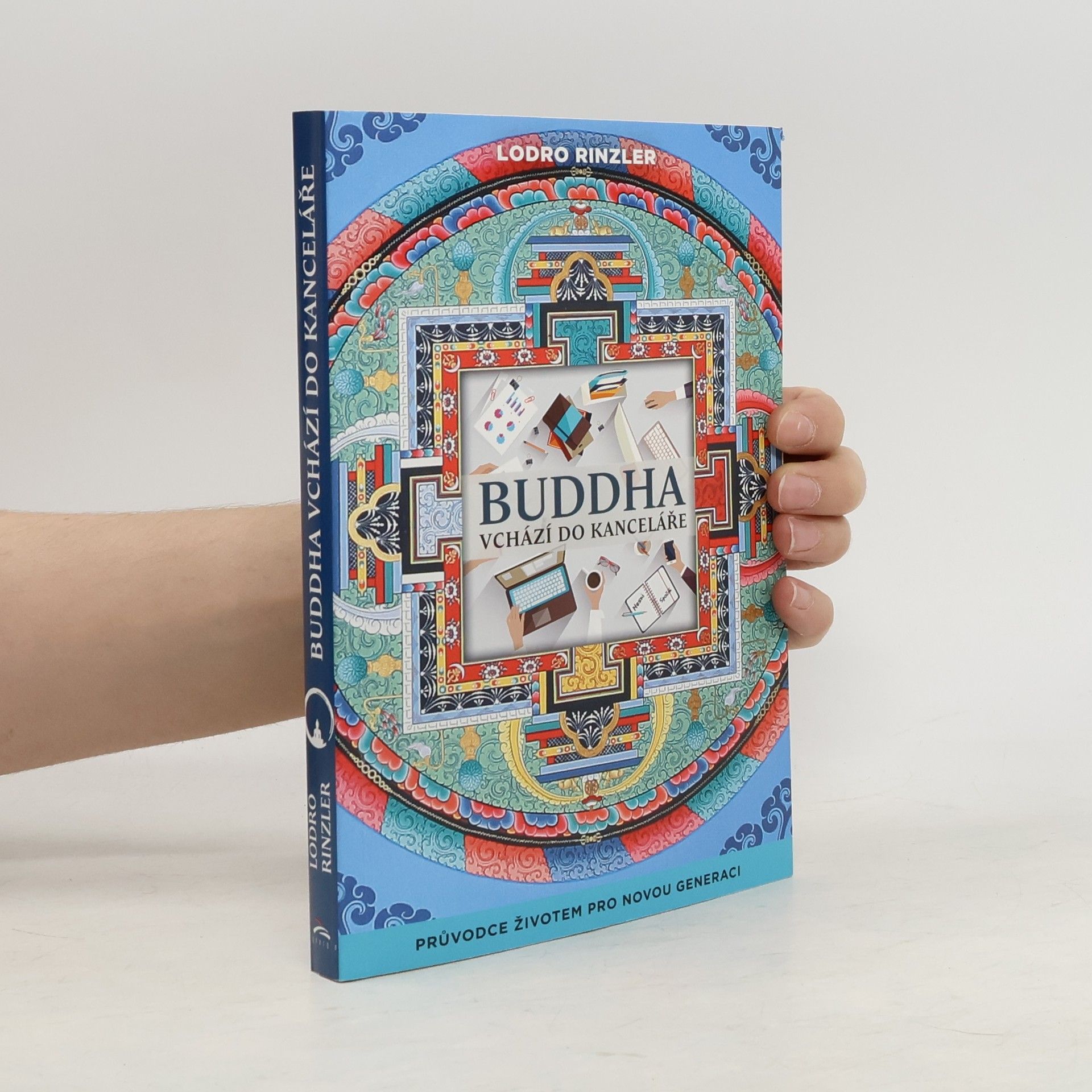 Buddha vchází do kanceláře