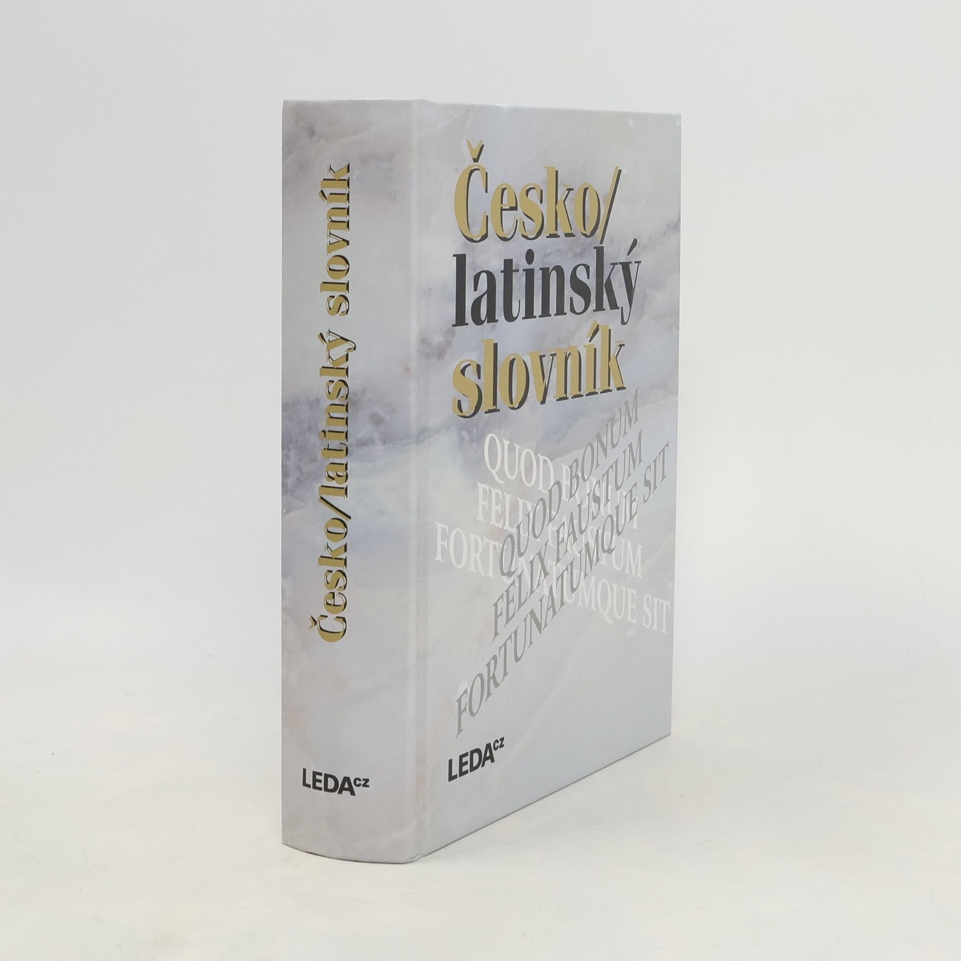 Pavel Kucharský Česko/latinský slovník