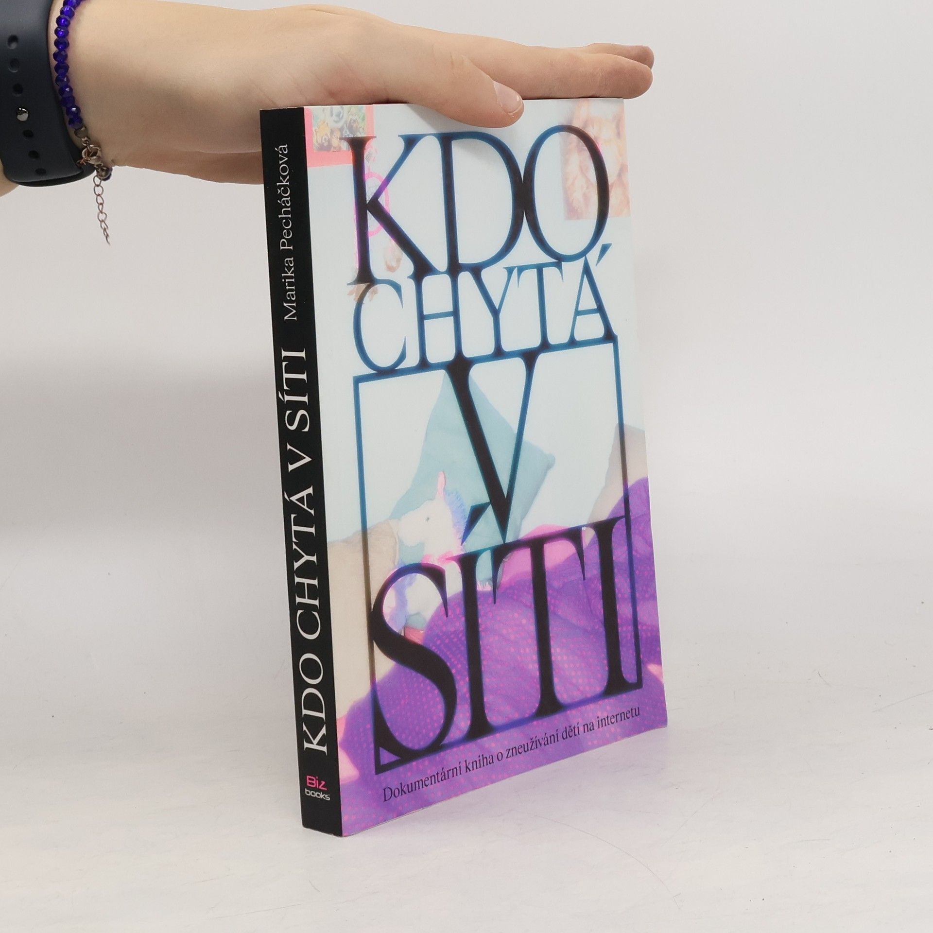 Marika Pecháčková Kdo chytá v síti