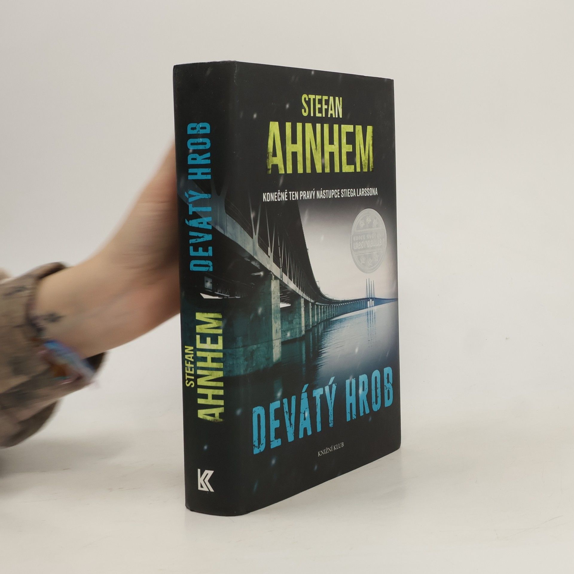 Stefan Ahnhem Devátý hrob