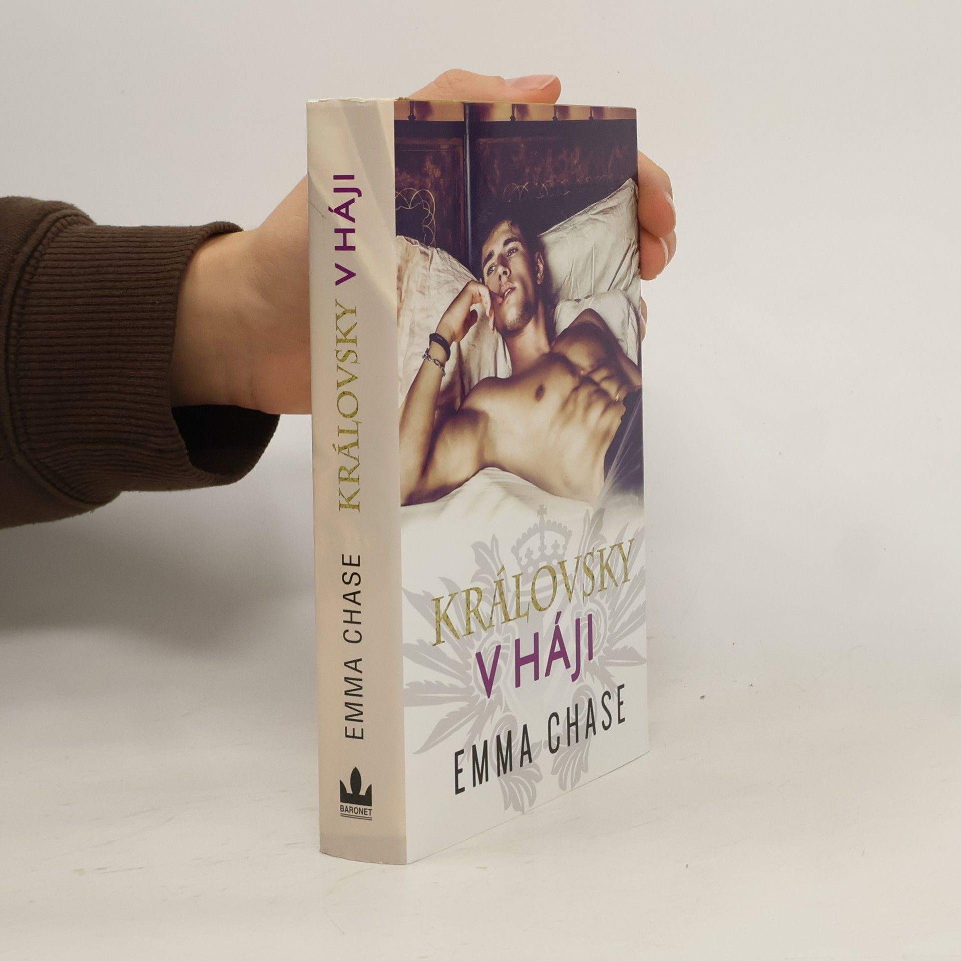 Emma Chase Královsky v háji: Royally (1)