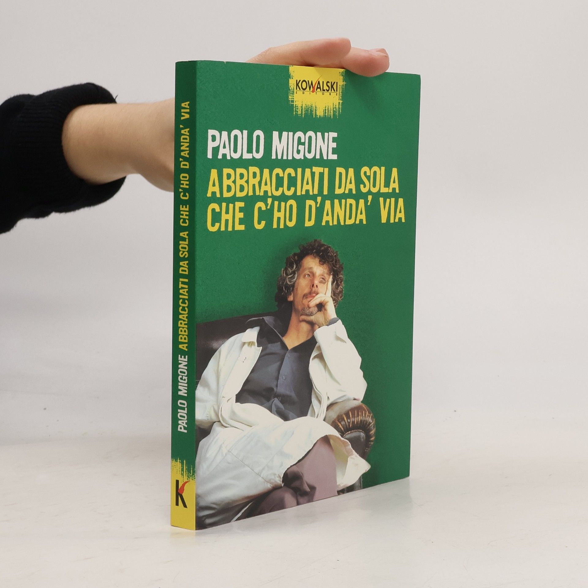 Abbracciati da sola che c'ho d'anda' via