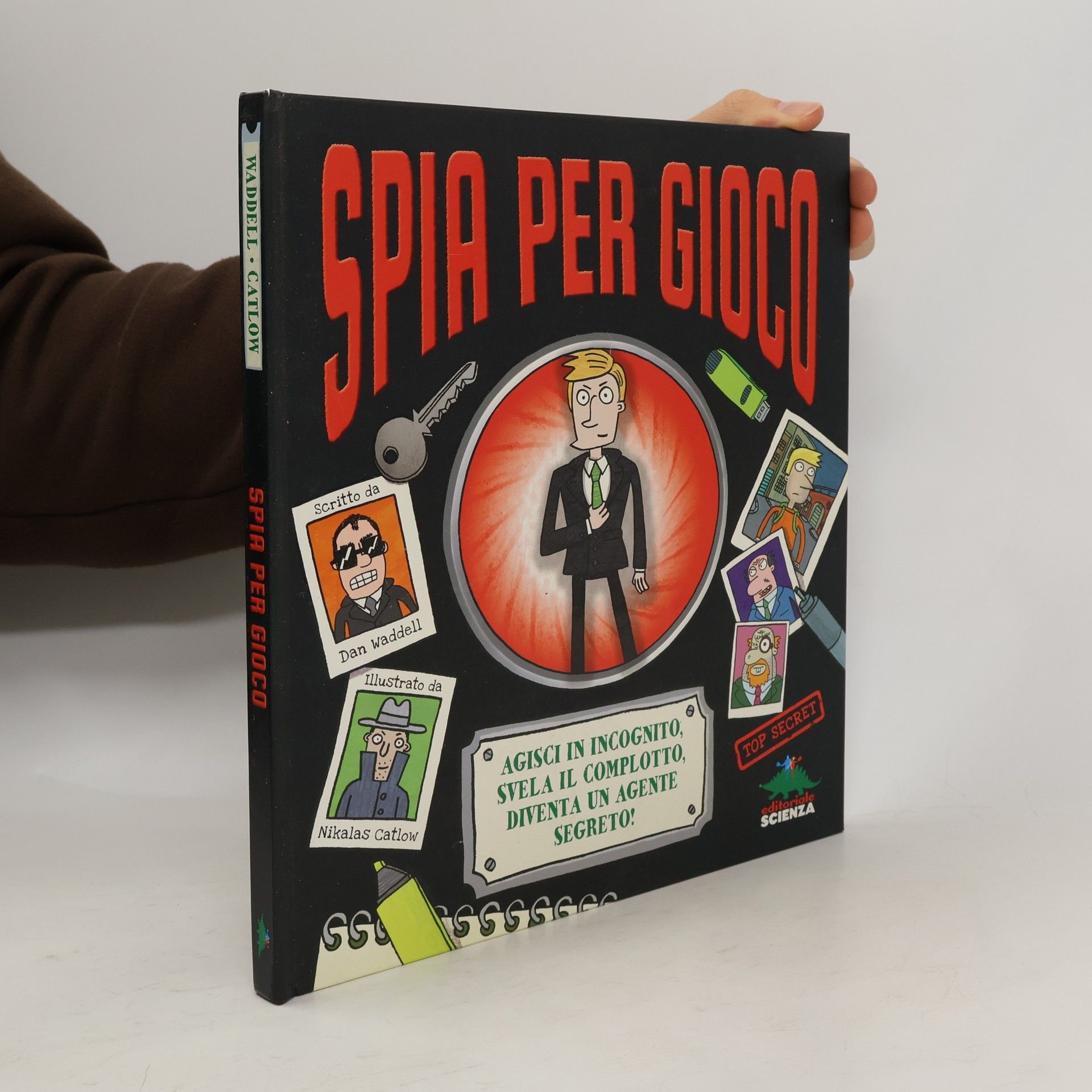 Dan Waddell Spia per gioco. Libro pop-up
