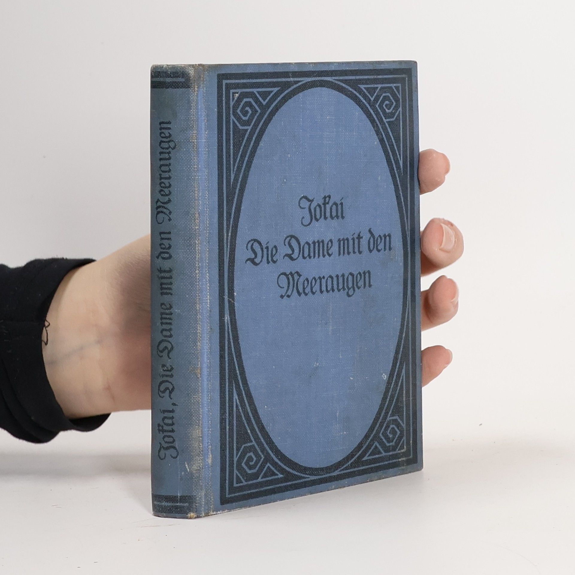 Die Dame mit den Meeraugen