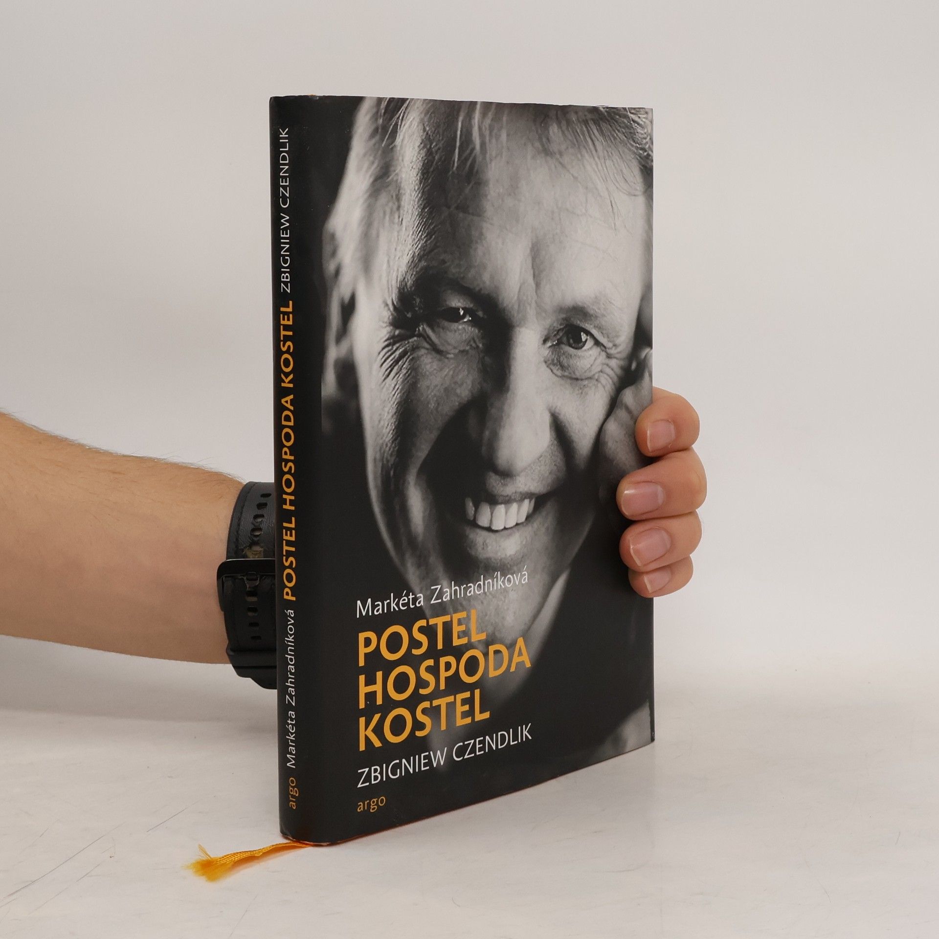 Zbigniew Czendlik Postel, hospoda, kostel