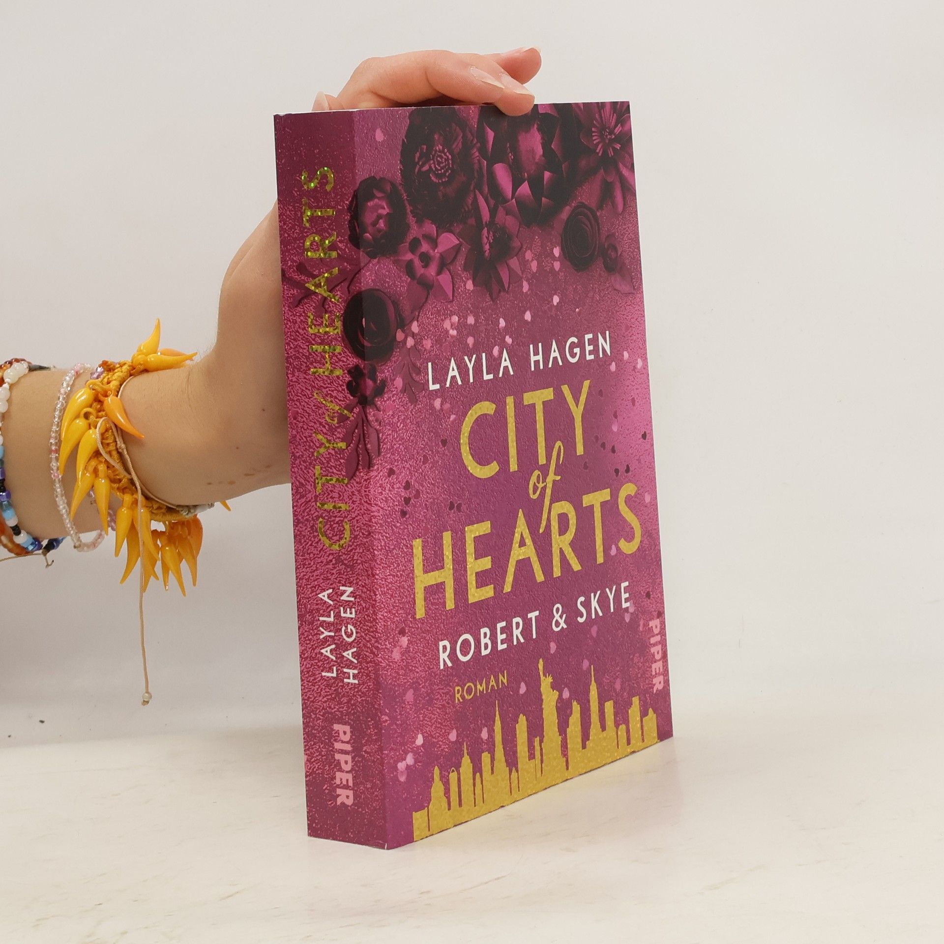 Layla Hagen City of Hearts - Robert & Skye