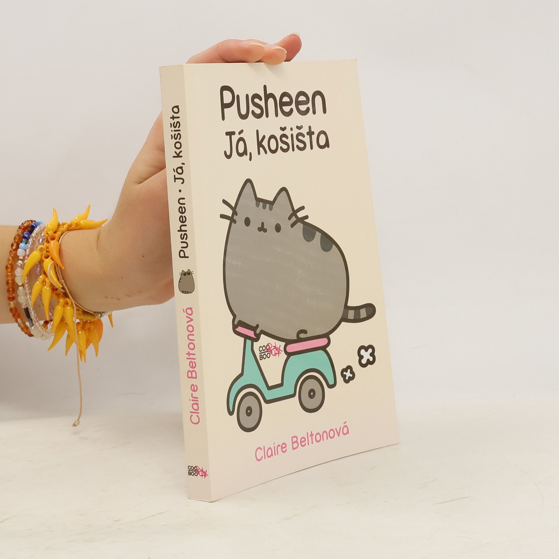 Claire Belton Pusheen. Já, košišta