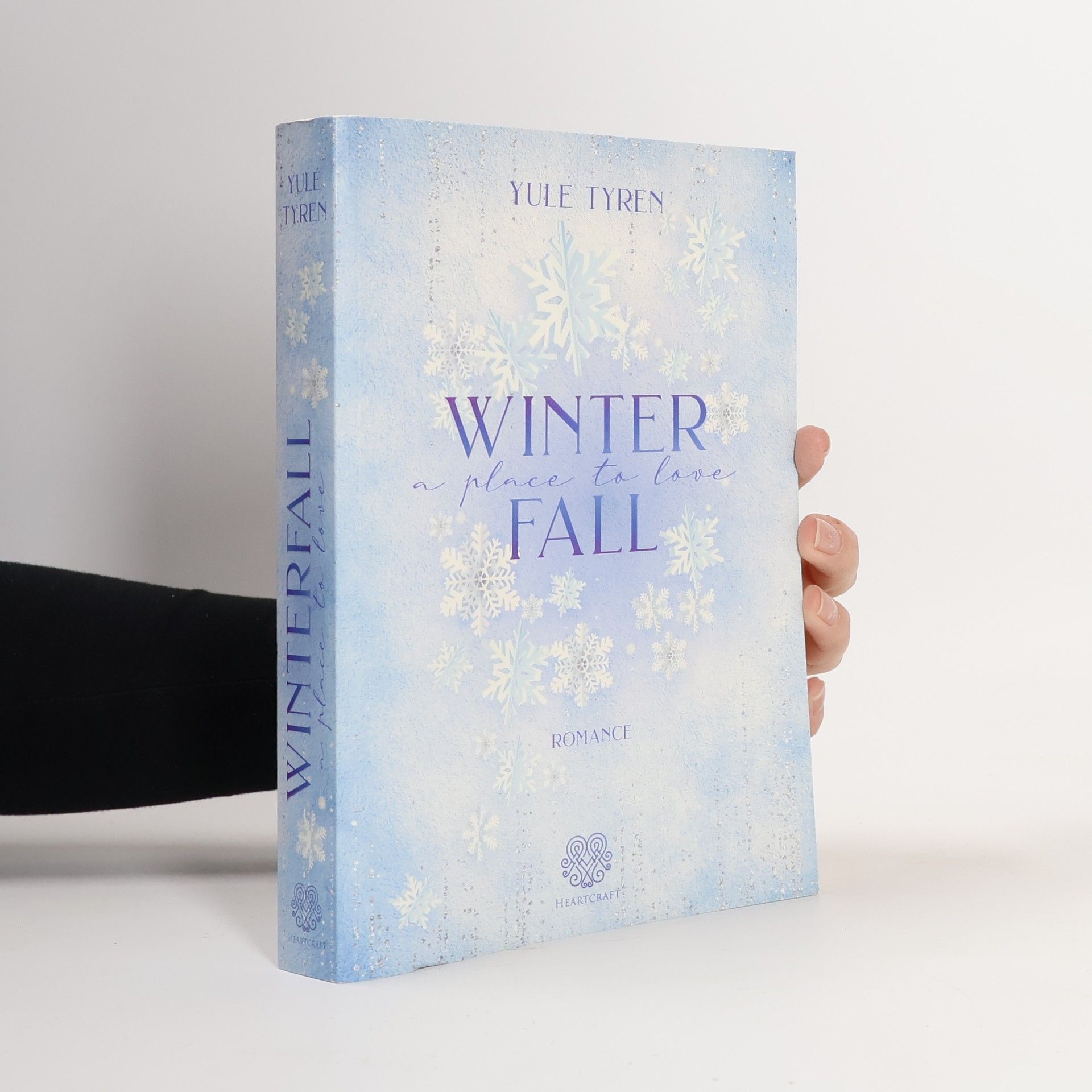 Yule Tyren Winterfall - A Place to love