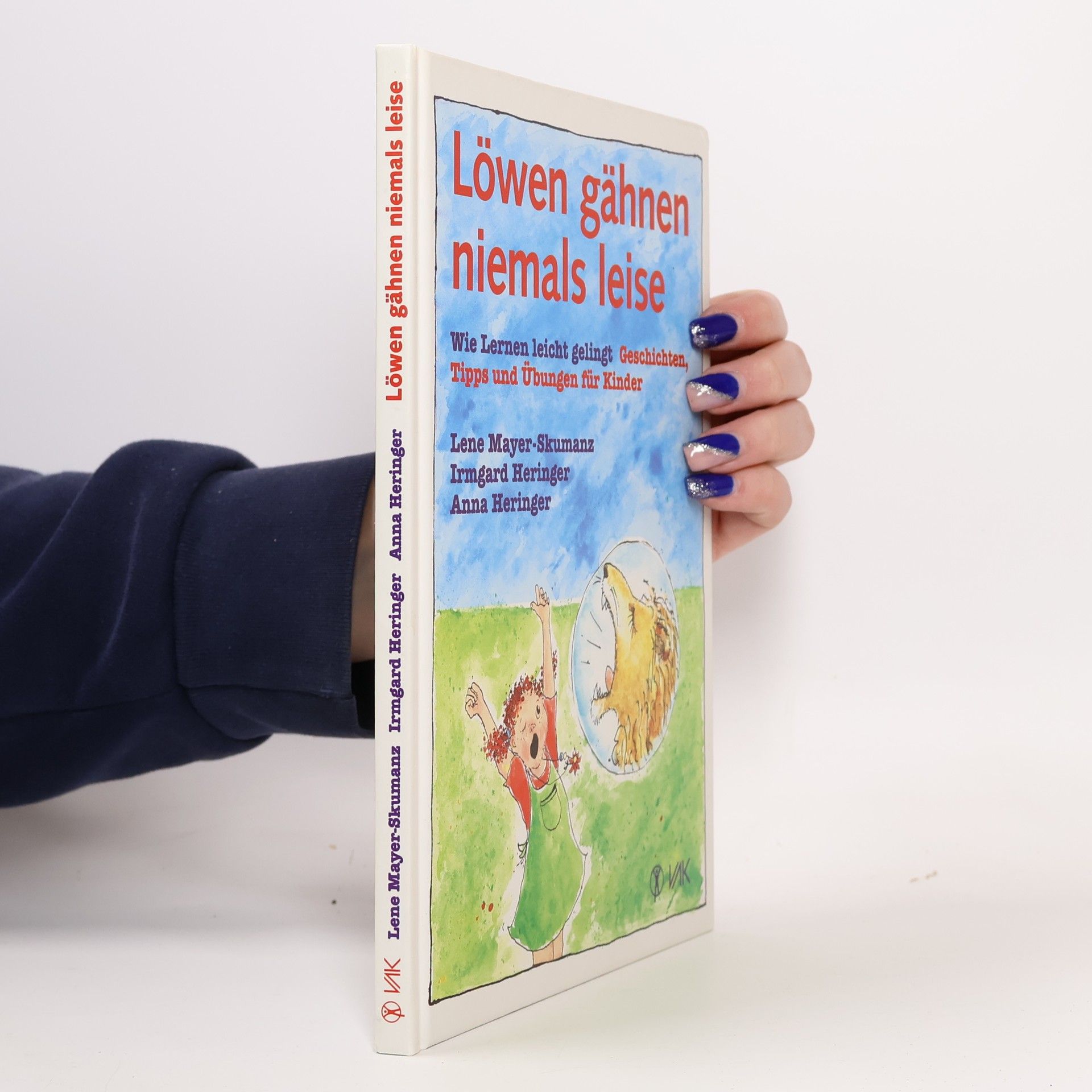 Löwen gähnen niemals leise