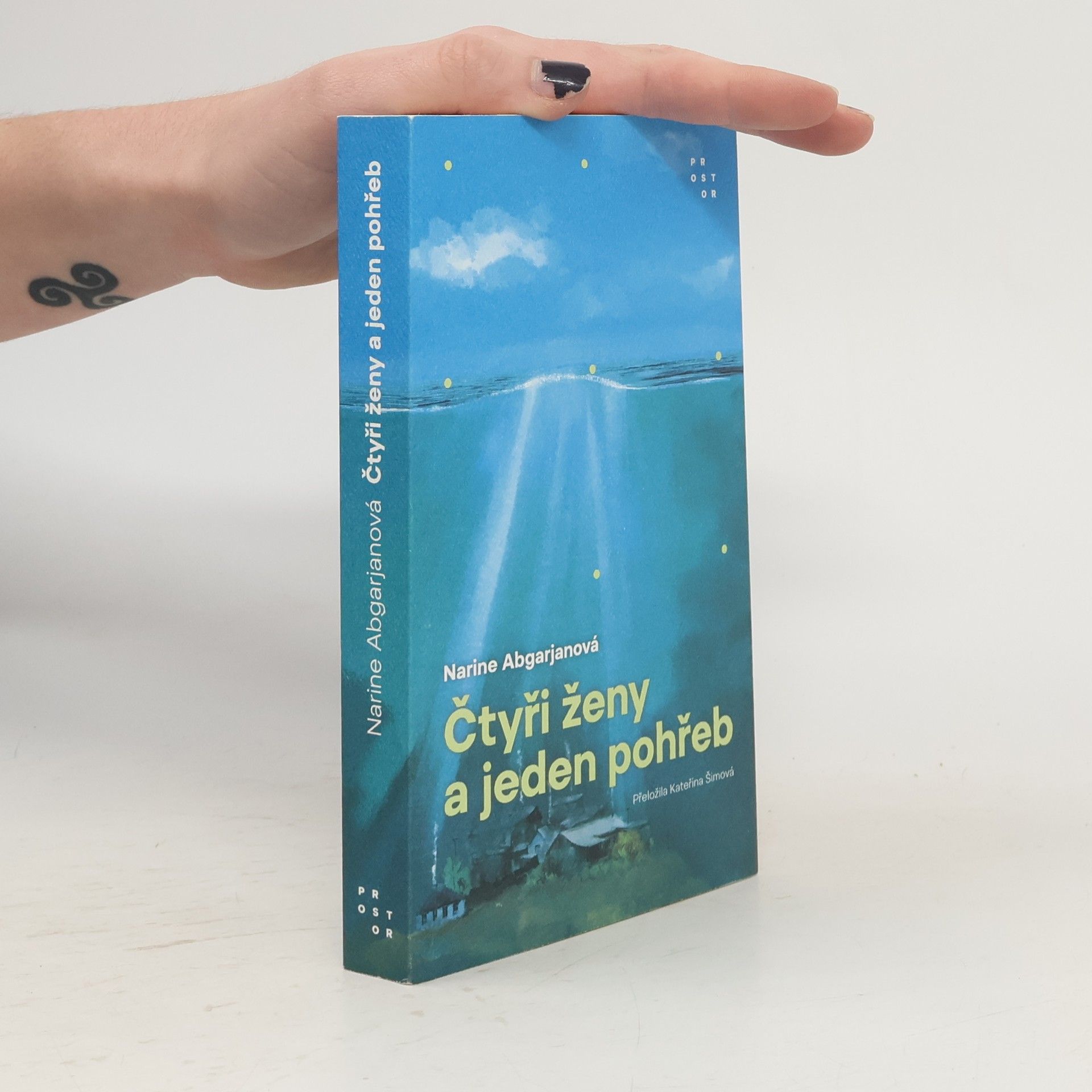 Čtyři ženy a jeden pohřeb