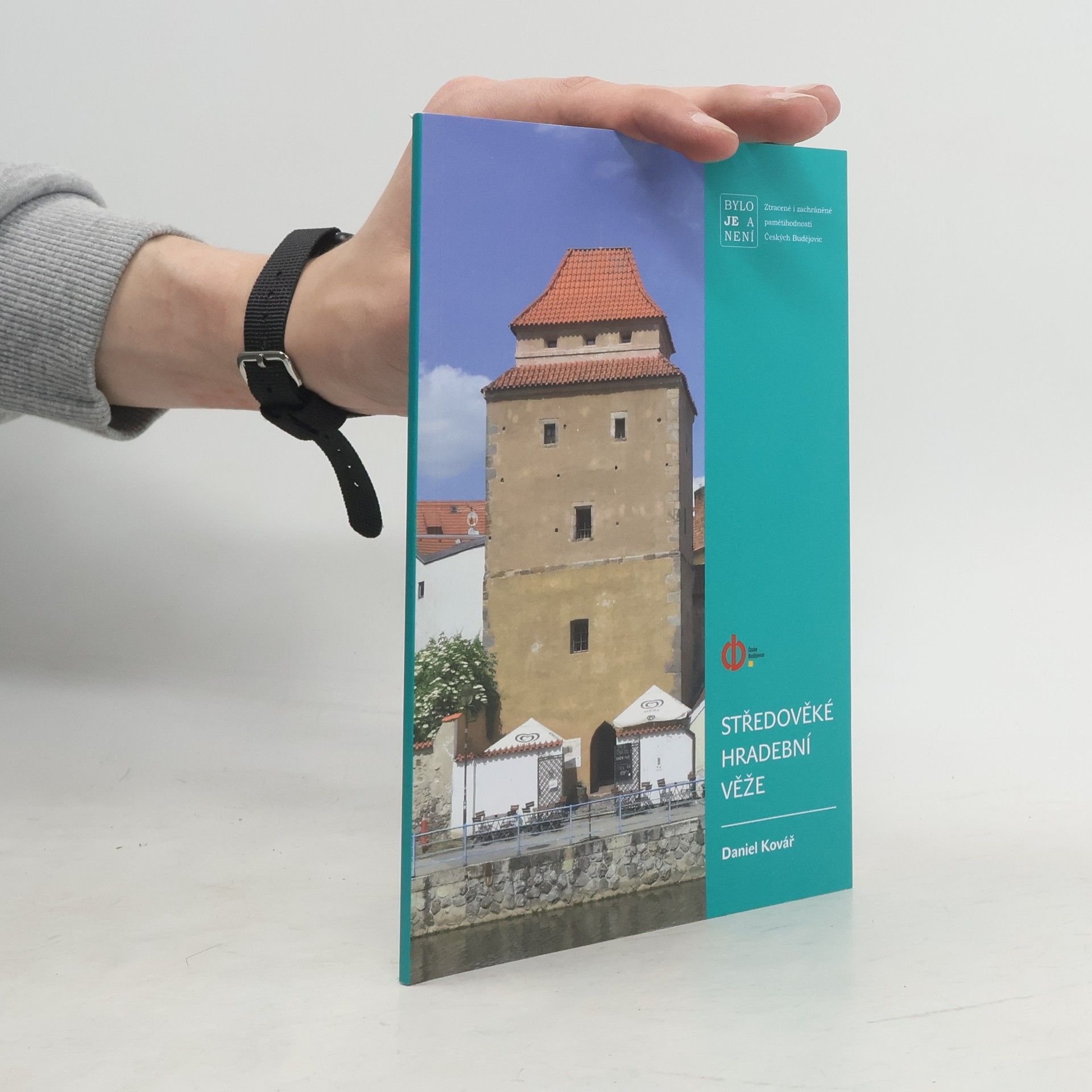 Středověké hradební věže